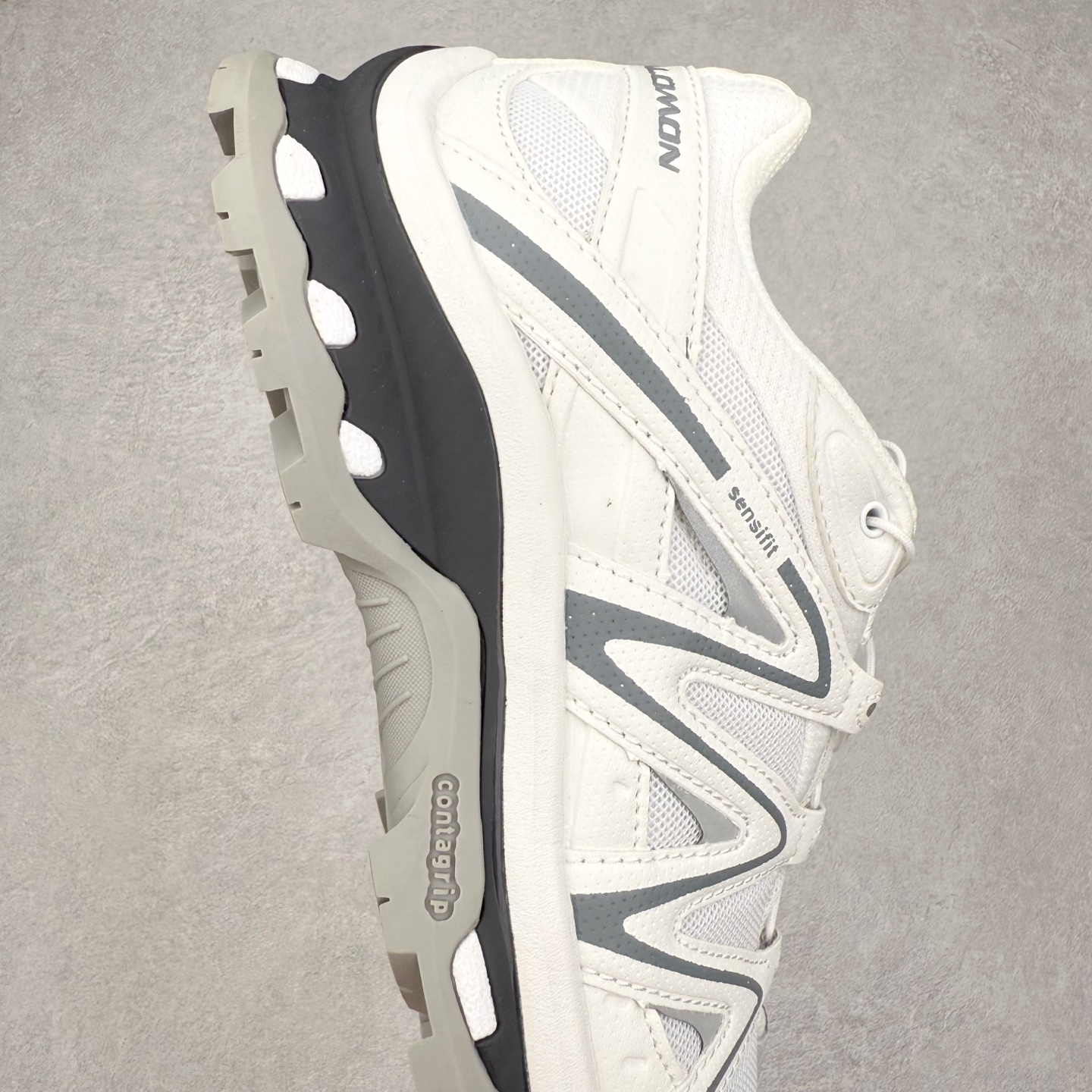 图片[6]-＃福利特价️ Salomon XT-QUEST ADV 萨洛蒙潮流越野机能户外功能鞋 纯原外贸平台特供订单 耗时半年巨作 全套原纸板楦头开发 原厂特供网布配套加持 确保原汁原味 完美呈现版型 原档数据独家私模五层组合大底 男女鞋同步官方开发至46.5 原装Ortholite轻量化鞋垫 中底布带钢印编号 原厂TPU锁扣 进口港宝加持 后跟自然饱满 还原公司包裹性 基于 SALOMON 初代 XT 鞋身造型并搭载 4D ADVANCED CHASSIS™ 大底打造而成 为这款 XT-QUEST 带来了多项足部控制与保护等功能性 如在运动过程中控制左右晃动的过程而提高稳定性、改善长途越野过程中足中到足尖的过渡、提高感知岩石的精确度以抵抗尖锐物体对脚底的伤害以及采用动态缓冲来增强穿着舒适感 从而减轻疲劳感 使 XT-QUEST 成为一双舒适且安全的户外之履 尺码：36 36.5 37.5 38 38.5 39 40 40.5 41 42 42.5 43 44 44.5 45-选品中心