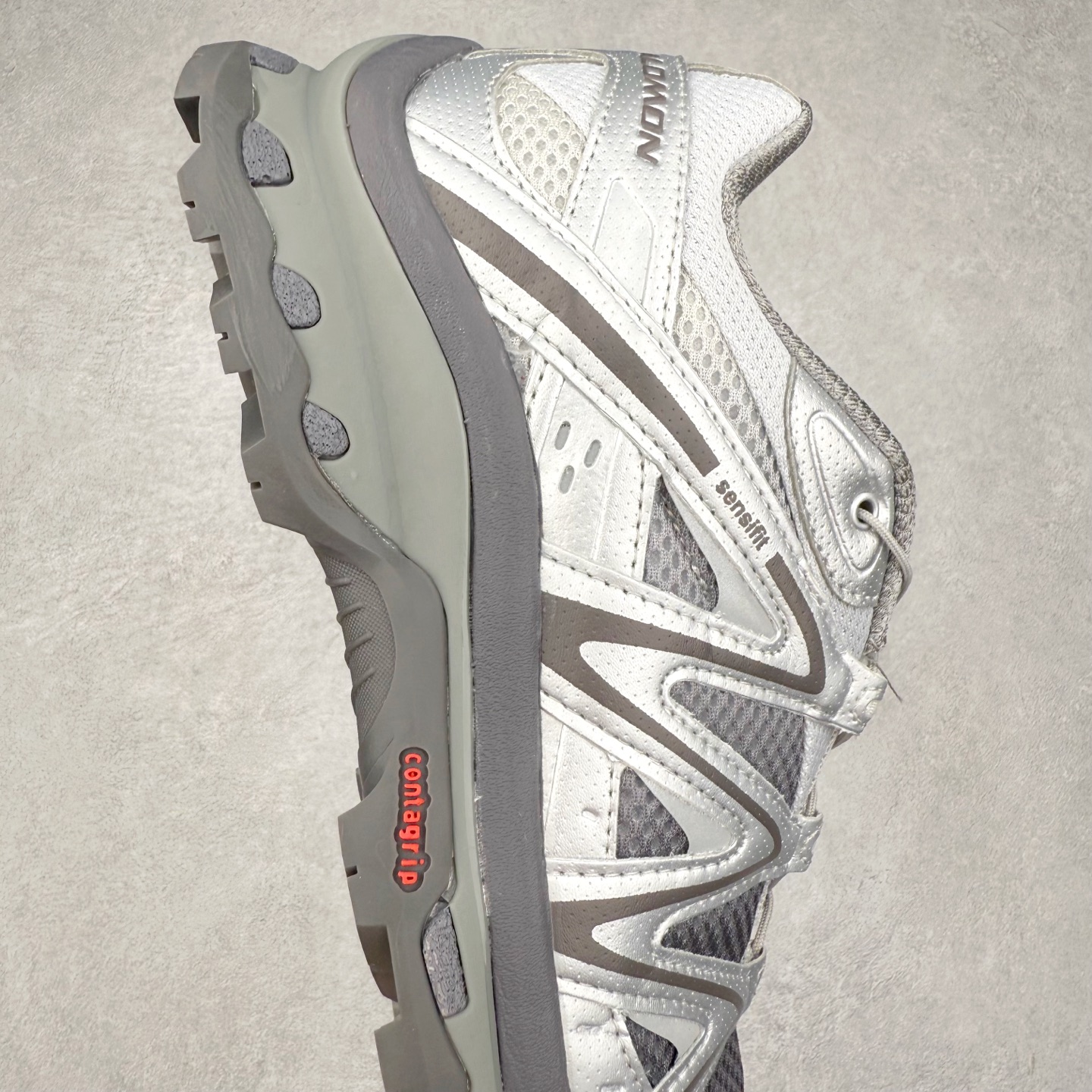 图片[6]-＃福利特价️ Salomon XT-QUEST ADV 萨洛蒙潮流越野机能户外功能鞋 纯原外贸平台特供订单 耗时半年巨作 全套原纸板楦头开发 原厂特供网布配套加持 确保原汁原味 完美呈现版型 原档数据独家私模五层组合大底 男女鞋同步官方开发至46.5 原装Ortholite轻量化鞋垫 中底布带钢印编号 原厂TPU锁扣 进口港宝加持 后跟自然饱满 还原公司包裹性 基于 SALOMON 初代 XT 鞋身造型并搭载 4D ADVANCED CHASSIS™ 大底打造而成 为这款 XT-QUEST 带来了多项足部控制与保护等功能性 如在运动过程中控制左右晃动的过程而提高稳定性、改善长途越野过程中足中到足尖的过渡、提高感知岩石的精确度以抵抗尖锐物体对脚底的伤害以及采用动态缓冲来增强穿着舒适感 从而减轻疲劳感 使 XT-QUEST 成为一双舒适且安全的户外之履 尺码：36 36.5 37.5 38 38.5 39 40 40.5 41 42 42.5 43 44 44.5 45-选品中心