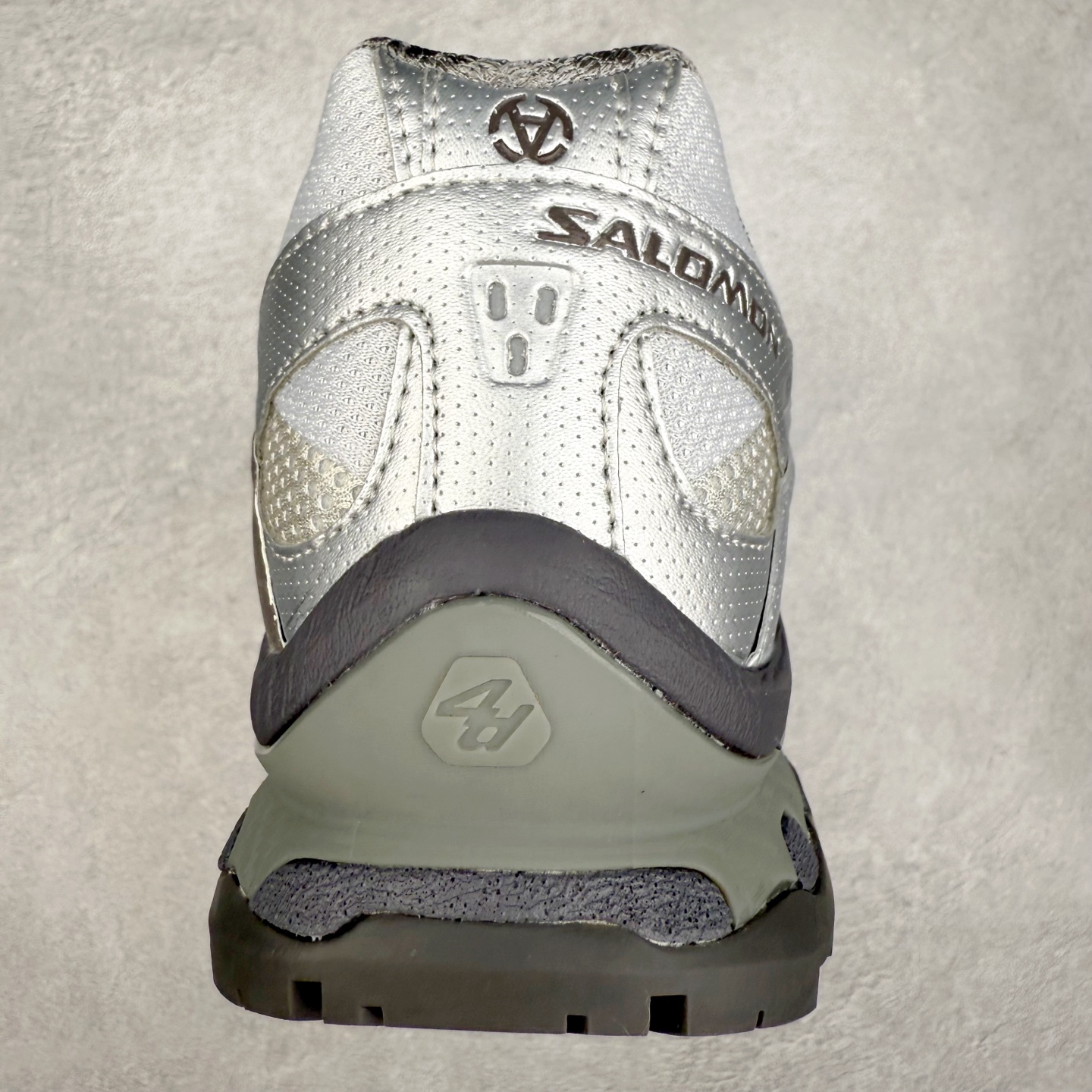 图片[8]-＃福利特价️ Salomon XT-QUEST ADV 萨洛蒙潮流越野机能户外功能鞋 纯原外贸平台特供订单 耗时半年巨作 全套原纸板楦头开发 原厂特供网布配套加持 确保原汁原味 完美呈现版型 原档数据独家私模五层组合大底 男女鞋同步官方开发至46.5 原装Ortholite轻量化鞋垫 中底布带钢印编号 原厂TPU锁扣 进口港宝加持 后跟自然饱满 还原公司包裹性 基于 SALOMON 初代 XT 鞋身造型并搭载 4D ADVANCED CHASSIS™ 大底打造而成 为这款 XT-QUEST 带来了多项足部控制与保护等功能性 如在运动过程中控制左右晃动的过程而提高稳定性、改善长途越野过程中足中到足尖的过渡、提高感知岩石的精确度以抵抗尖锐物体对脚底的伤害以及采用动态缓冲来增强穿着舒适感 从而减轻疲劳感 使 XT-QUEST 成为一双舒适且安全的户外之履 尺码：36 36.5 37.5 38 38.5 39 40 40.5 41 42 42.5 43 44 44.5 45-选品中心