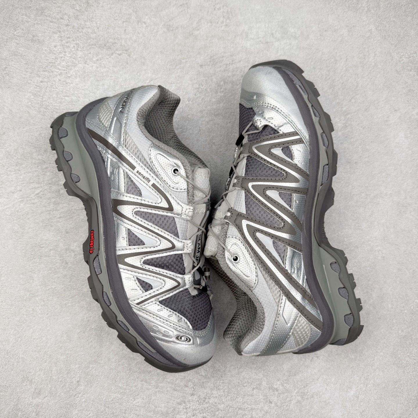 图片[3]-＃福利特价️ Salomon XT-QUEST ADV 萨洛蒙潮流越野机能户外功能鞋 纯原外贸平台特供订单 耗时半年巨作 全套原纸板楦头开发 原厂特供网布配套加持 确保原汁原味 完美呈现版型 原档数据独家私模五层组合大底 男女鞋同步官方开发至46.5 原装Ortholite轻量化鞋垫 中底布带钢印编号 原厂TPU锁扣 进口港宝加持 后跟自然饱满 还原公司包裹性 基于 SALOMON 初代 XT 鞋身造型并搭载 4D ADVANCED CHASSIS™ 大底打造而成 为这款 XT-QUEST 带来了多项足部控制与保护等功能性 如在运动过程中控制左右晃动的过程而提高稳定性、改善长途越野过程中足中到足尖的过渡、提高感知岩石的精确度以抵抗尖锐物体对脚底的伤害以及采用动态缓冲来增强穿着舒适感 从而减轻疲劳感 使 XT-QUEST 成为一双舒适且安全的户外之履 尺码：36 36.5 37.5 38 38.5 39 40 40.5 41 42 42.5 43 44 44.5 45-选品中心