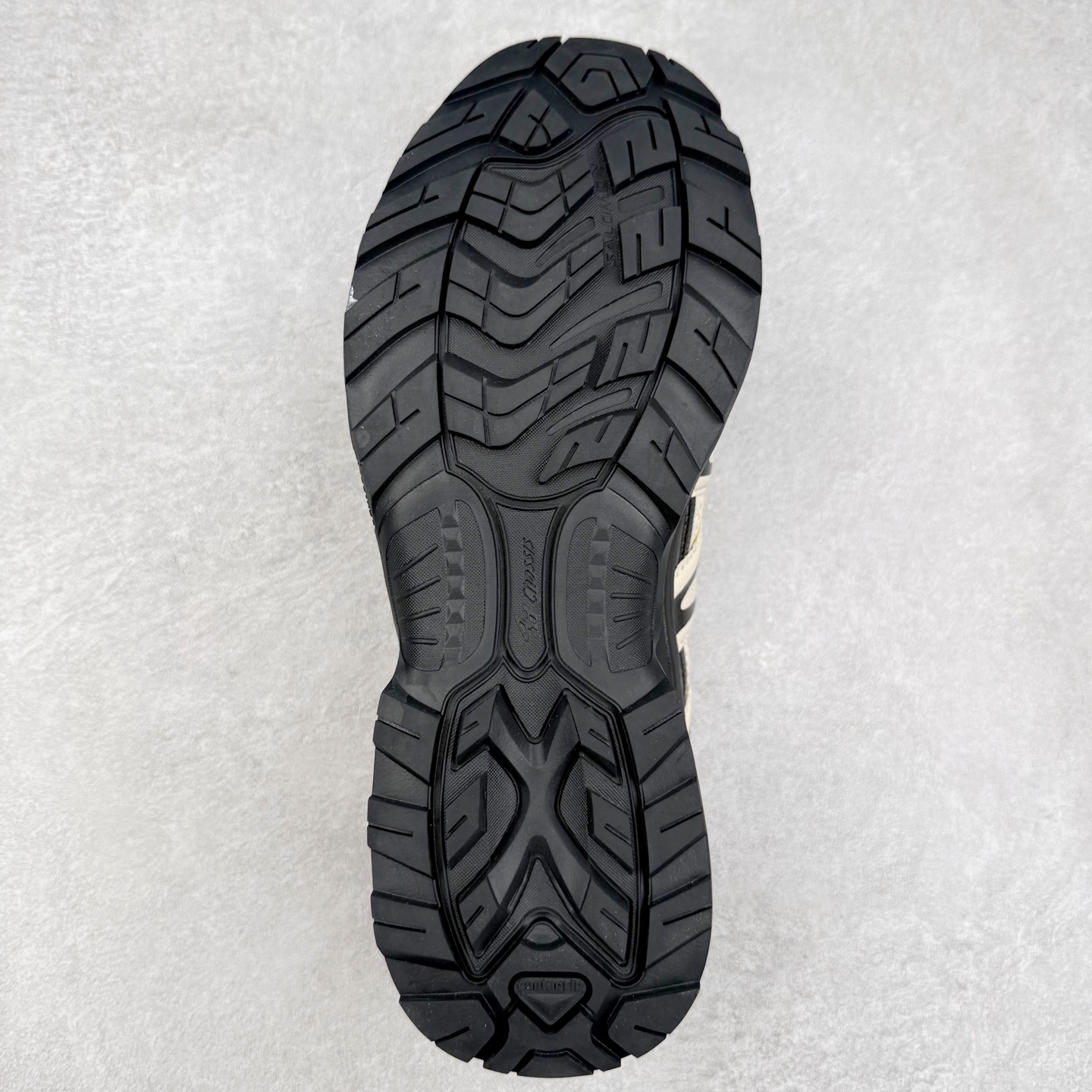 图片[9]-＃福利特价️ Salomon XT-QUEST ADV 萨洛蒙潮流越野机能户外功能鞋 纯原外贸平台特供订单 耗时半年巨作 全套原纸板楦头开发 原厂特供网布配套加持 确保原汁原味 完美呈现版型 原档数据独家私模五层组合大底 男女鞋同步官方开发至46.5 原装Ortholite轻量化鞋垫 中底布带钢印编号 原厂TPU锁扣 进口港宝加持 后跟自然饱满 还原公司包裹性 基于 SALOMON 初代 XT 鞋身造型并搭载 4D ADVANCED CHASSIS™ 大底打造而成 为这款 XT-QUEST 带来了多项足部控制与保护等功能性 如在运动过程中控制左右晃动的过程而提高稳定性、改善长途越野过程中足中到足尖的过渡、提高感知岩石的精确度以抵抗尖锐物体对脚底的伤害以及采用动态缓冲来增强穿着舒适感 从而减轻疲劳感 使 XT-QUEST 成为一双舒适且安全的户外之履 尺码：36 36.5 37.5 38 38.5 39 40 40.5 41 42 42.5 43 44 44.5 45-选品中心