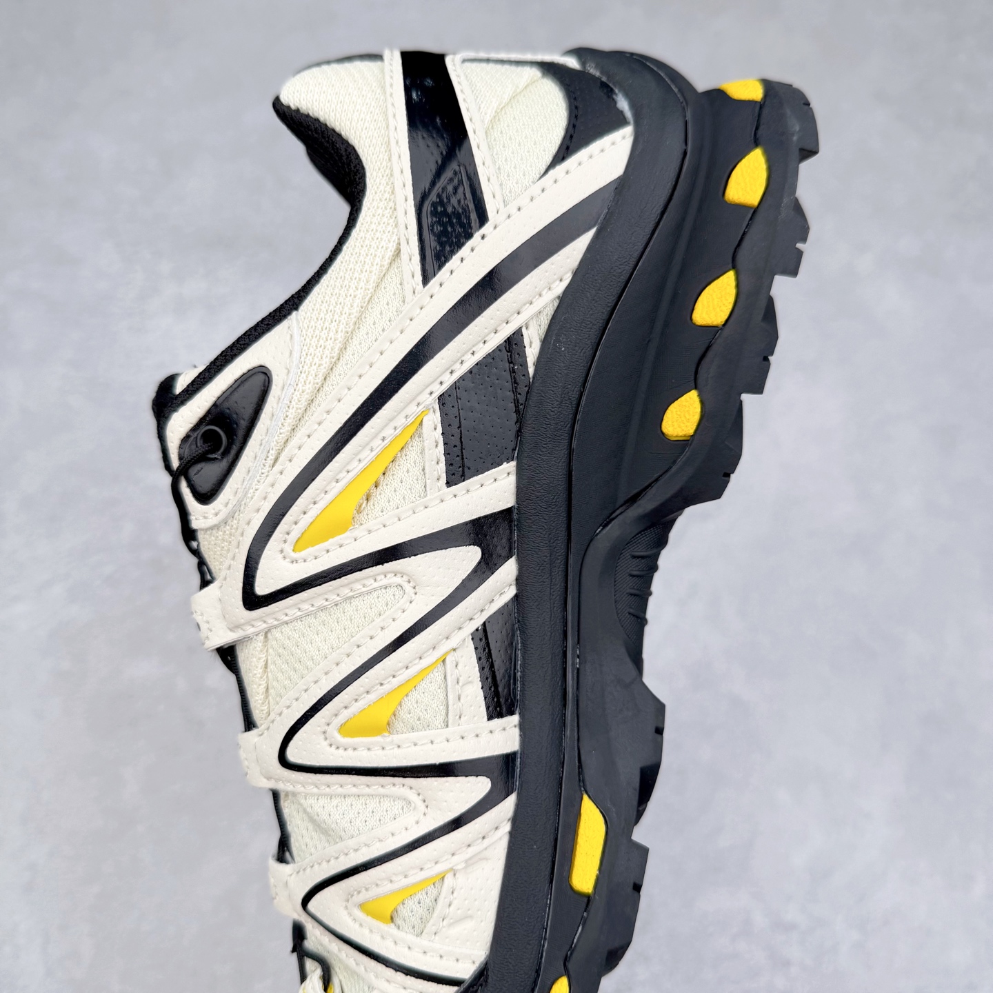 图片[7]-＃福利特价️ Salomon XT-QUEST ADV 萨洛蒙潮流越野机能户外功能鞋 纯原外贸平台特供订单 耗时半年巨作 全套原纸板楦头开发 原厂特供网布配套加持 确保原汁原味 完美呈现版型 原档数据独家私模五层组合大底 男女鞋同步官方开发至46.5 原装Ortholite轻量化鞋垫 中底布带钢印编号 原厂TPU锁扣 进口港宝加持 后跟自然饱满 还原公司包裹性 基于 SALOMON 初代 XT 鞋身造型并搭载 4D ADVANCED CHASSIS™ 大底打造而成 为这款 XT-QUEST 带来了多项足部控制与保护等功能性 如在运动过程中控制左右晃动的过程而提高稳定性、改善长途越野过程中足中到足尖的过渡、提高感知岩石的精确度以抵抗尖锐物体对脚底的伤害以及采用动态缓冲来增强穿着舒适感 从而减轻疲劳感 使 XT-QUEST 成为一双舒适且安全的户外之履 尺码：36 36.5 37.5 38 38.5 39 40 40.5 41 42 42.5 43 44 44.5 45-选品中心