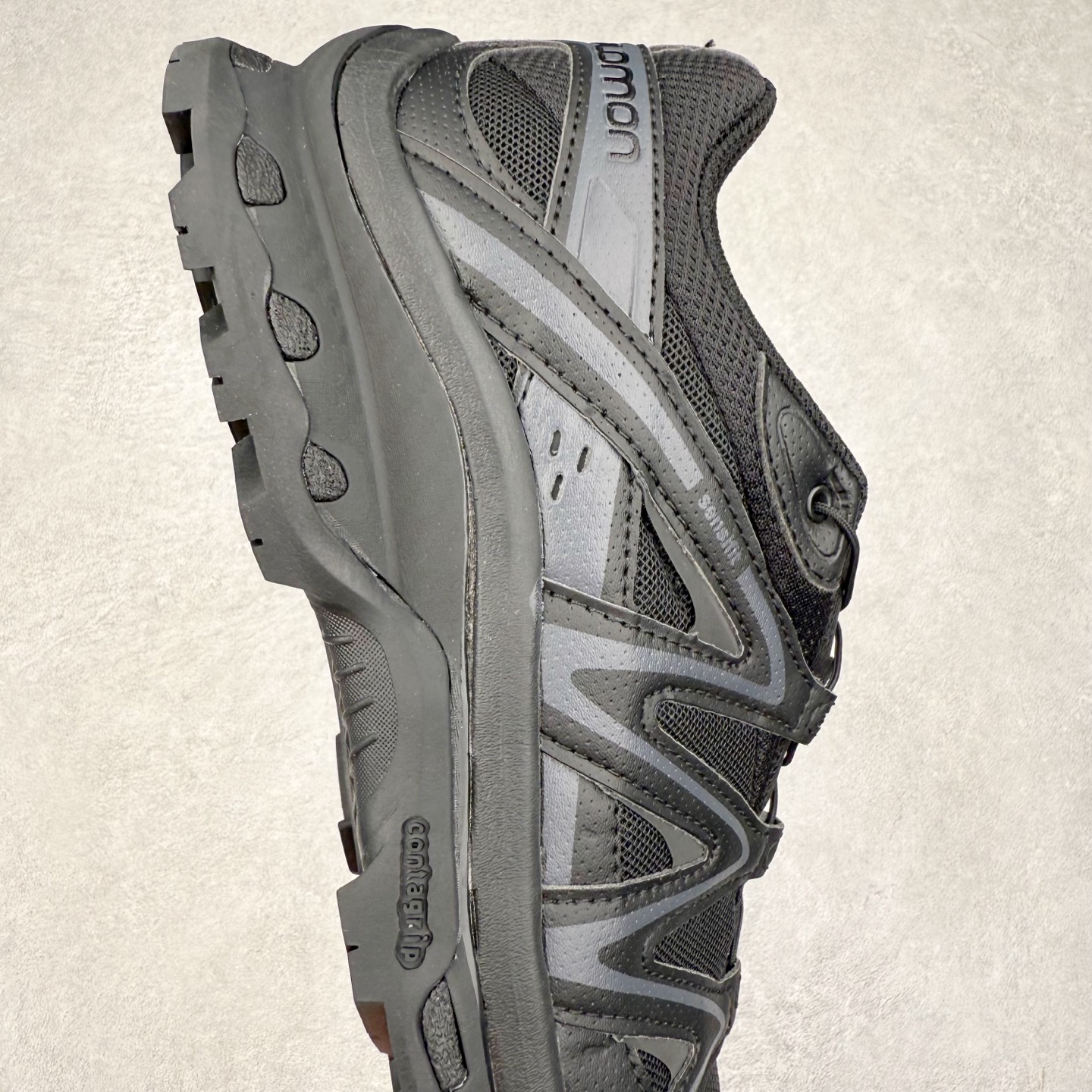 图片[6]-＃福利特价️ Salomon XT-QUEST ADV 萨洛蒙潮流越野机能户外功能鞋 纯原外贸平台特供订单 耗时半年巨作 全套原纸板楦头开发 原厂特供网布配套加持 确保原汁原味 完美呈现版型 原档数据独家私模五层组合大底 男女鞋同步官方开发至46.5 原装Ortholite轻量化鞋垫 中底布带钢印编号 原厂TPU锁扣 进口港宝加持 后跟自然饱满 还原公司包裹性 基于 SALOMON 初代 XT 鞋身造型并搭载 4D ADVANCED CHASSIS™ 大底打造而成 为这款 XT-QUEST 带来了多项足部控制与保护等功能性 如在运动过程中控制左右晃动的过程而提高稳定性、改善长途越野过程中足中到足尖的过渡、提高感知岩石的精确度以抵抗尖锐物体对脚底的伤害以及采用动态缓冲来增强穿着舒适感 从而减轻疲劳感 使 XT-QUEST 成为一双舒适且安全的户外之履 尺码：36 36.5 37.5 38 38.5 39 40 40.5 41 42 42.5 43 44 44.5 45-选品中心