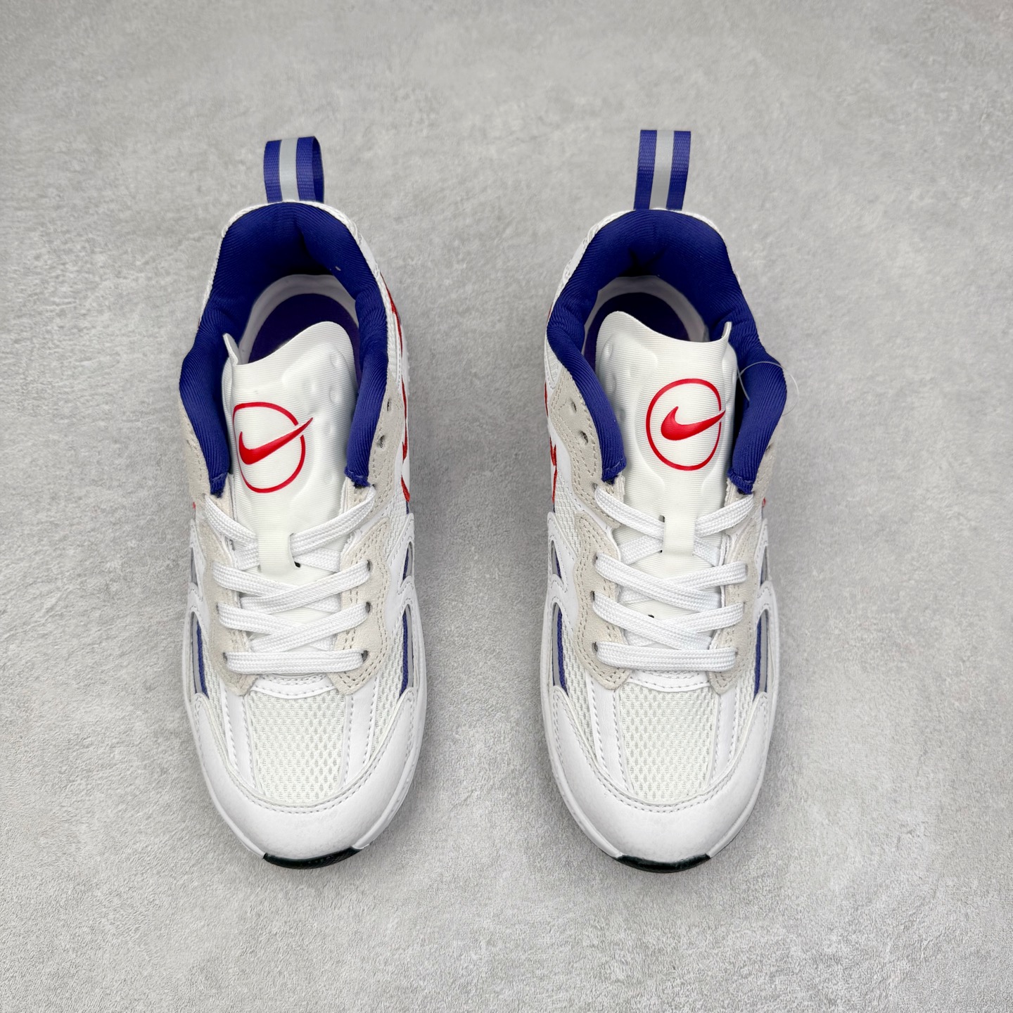 图片[2]-＃奥莱订单福利 NIKE JAM 系列舒适时尚防滑耐磨低帮生活休闲鞋 独家渠道 市面未流通批次 奥莱直播间499 599一样的东西 碾压市面现存所有版本 公司一样的东西 超值回馈 帮你省钱 采用鞋面合成皮革与网眼布设计 以便于运动员在霹雳舞运动中的保护和耐穿 中底设计细节采用翻转SWOOSH设计 使得倒立动作时更显帅气 鞋子中的整体结构下降 有助于提供更好的缓震效果 设计语言来与NIKE 2000年跑跑鞋中汲取的材料组合以及设计语言 鞋子在线条处大量采用反光效果 尺码：36 37.5 38 39 40 41 42 43 44 45-选品中心