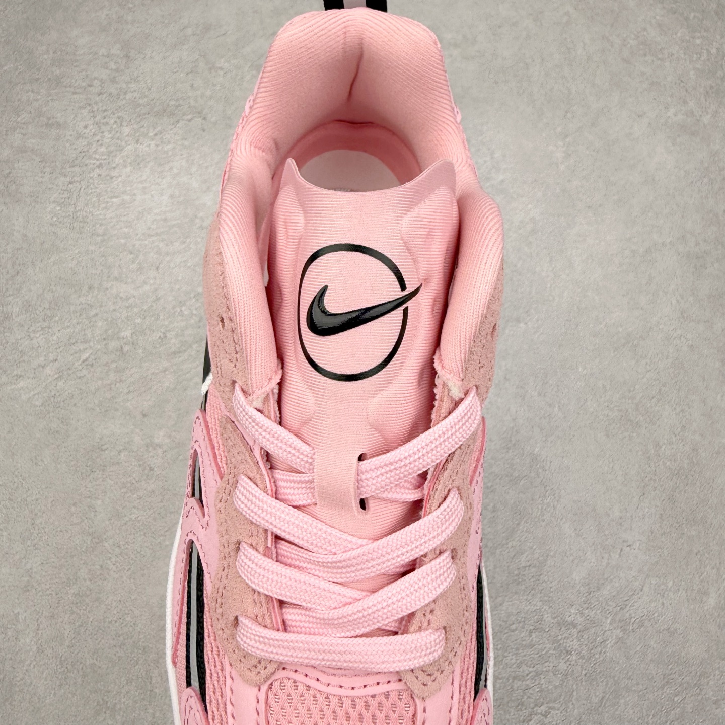 图片[5]-＃奥莱订单福利 NIKE JAM 系列舒适时尚防滑耐磨低帮生活休闲鞋 独家渠道 市面未流通批次 奥莱直播间499 599一样的东西 碾压市面现存所有版本 公司一样的东西 超值回馈 帮你省钱 采用鞋面合成皮革与网眼布设计 以便于运动员在霹雳舞运动中的保护和耐穿 中底设计细节采用翻转SWOOSH设计 使得倒立动作时更显帅气 鞋子中的整体结构下降 有助于提供更好的缓震效果 设计语言来与NIKE 2000年跑跑鞋中汲取的材料组合以及设计语言 鞋子在线条处大量采用反光效果 尺码：36 37.5 38 39 40 41 42 43 44 45-选品中心