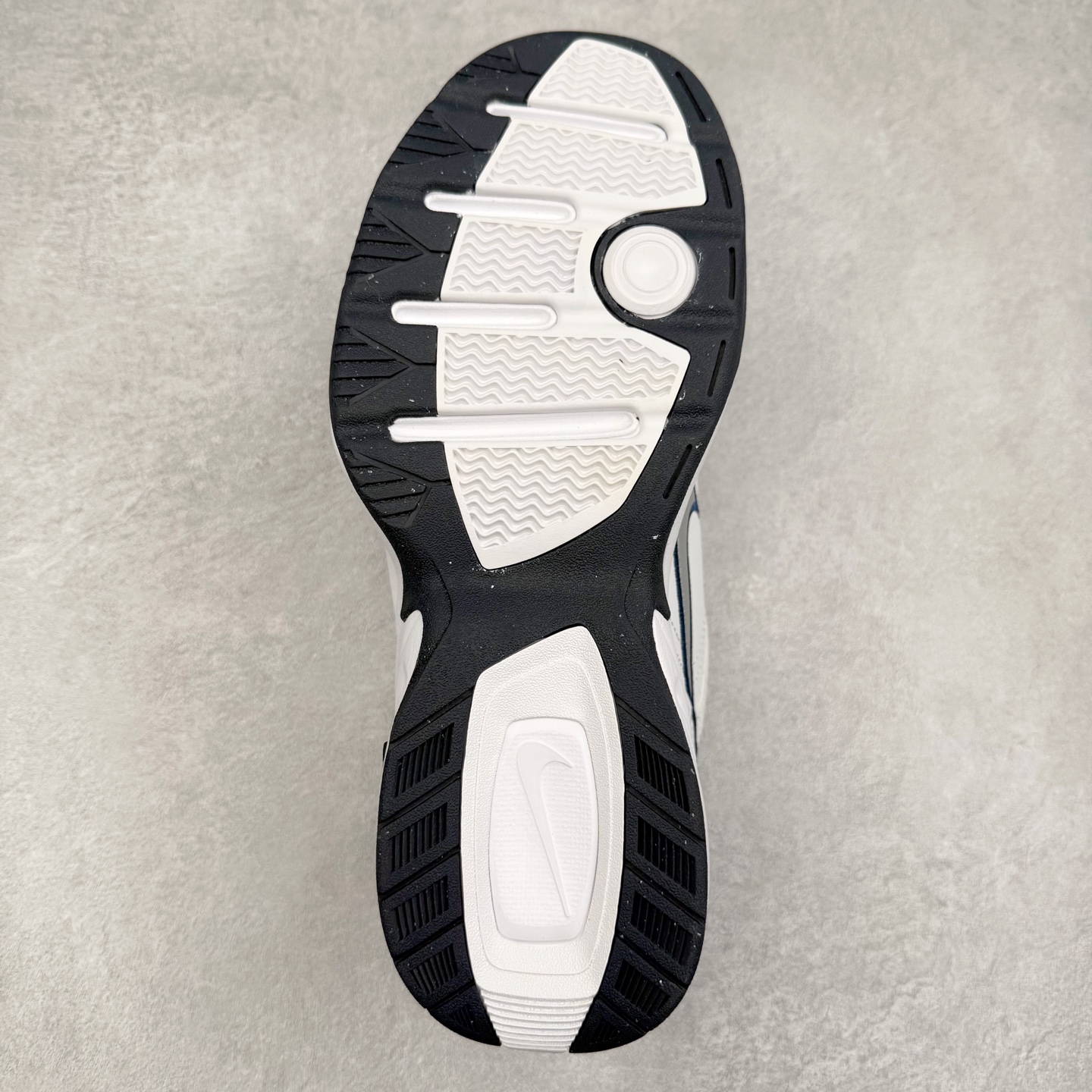 图片[9]-＃奥莱订单福利 NK Air Monarch IV M2K Tekno 复古运动老爹鞋 复古潮流优质皮革打造鞋面 夸张流线极符 风靡老爹元素 外形延续当下潮流得未来感老爹鞋 设计干净配色风格也带有浓郁的复古感受 极为独特 独家渠道 市面未流通批次 奥莱直播间499 599一样的东西 碾压市面现存所有版本 公司一样的东西 超值回馈 帮你省钱 尺码：39 40 40.5 41 42 42.5 43 44.5-选品中心