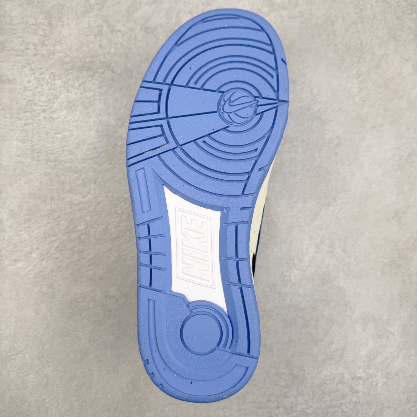 图片[9]-＃奥莱订单福利 NK Full Force Low 全力以赴系列中复古休闲运动文化篮球板鞋 独家渠道 市面未流通批次 奥莱直播间499 599一样的东西 碾压市面现存所有版本 公司一样的东西 超值回馈 帮你省钱 尺码：39 40 40.5 41 42 42.5 43 44.5-选品中心