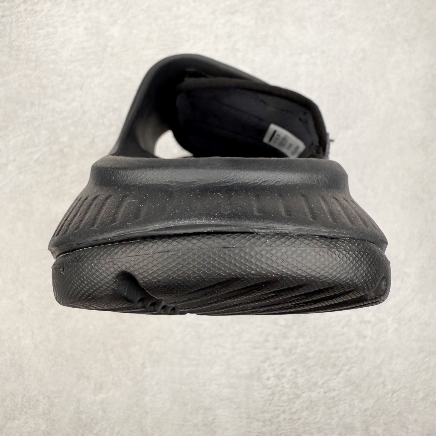 图片[8]-HOKA ONE ONE ORA Luxe 减震轻便舒缓运动 EVA 防滑一字拖鞋 男女同款 实拍调校N版已经零色差零失真 百分百还原实物色彩所见即所得 不存在货不对板色差等低级问题 选购参考实物拍摄 不混卖不参货 只用心做好货严格选品 承诺混一赔十 尺码：36 36.5 37.5 38 38.5 39 40 40.5 41 42 42.5 43 44 44.5 45-选品中心