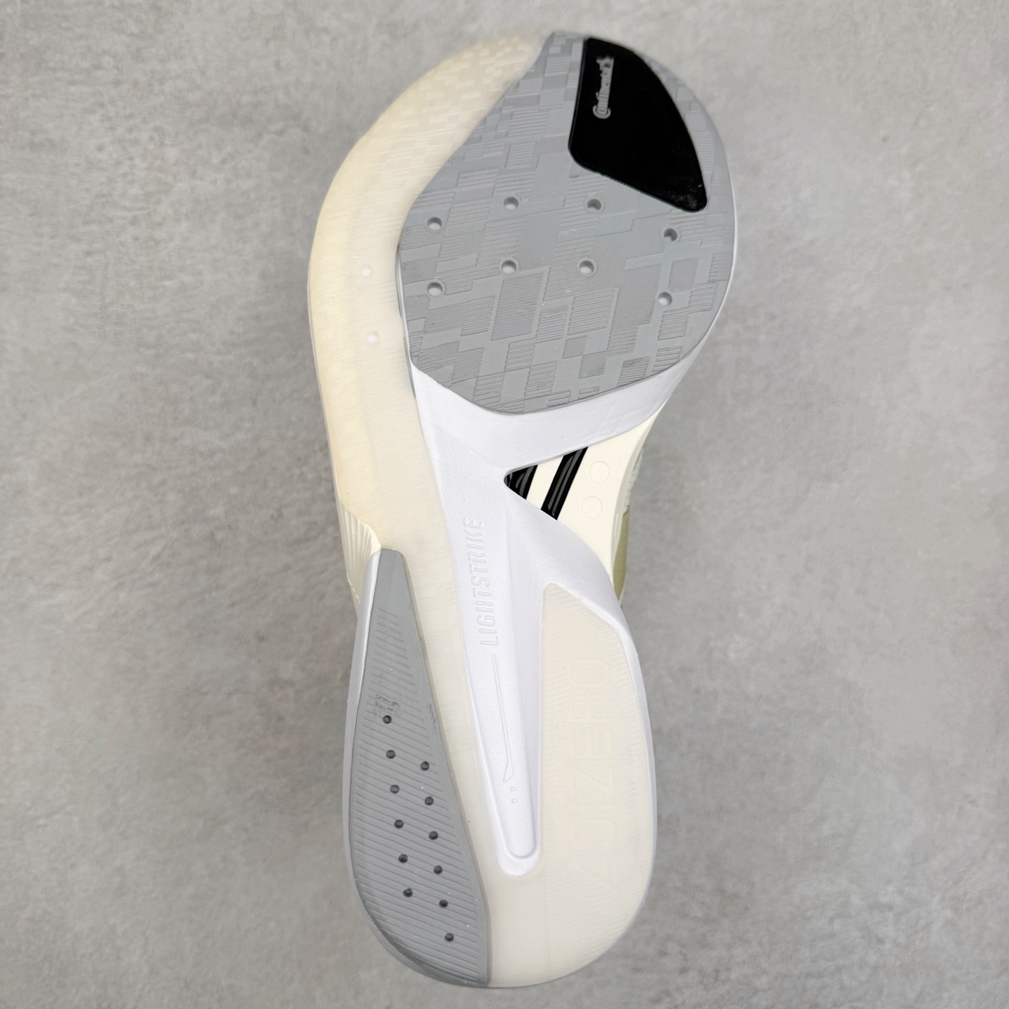 图片[9]-AD Adizero Boston 13 夏季透气网眼竞速跑鞋 JS4947 融合Lightstrike和Lightstrike Pro技术 采用乙烯/乙酸乙烯酯(EVA)材质 打造舒适中底 含ENERGYROD能量碳柱 旨在为步伐添活力 尺码：36 36.5 37 38 38.5 39 40 40.5 41 42 42.5 43 44 44.5 45-选品中心