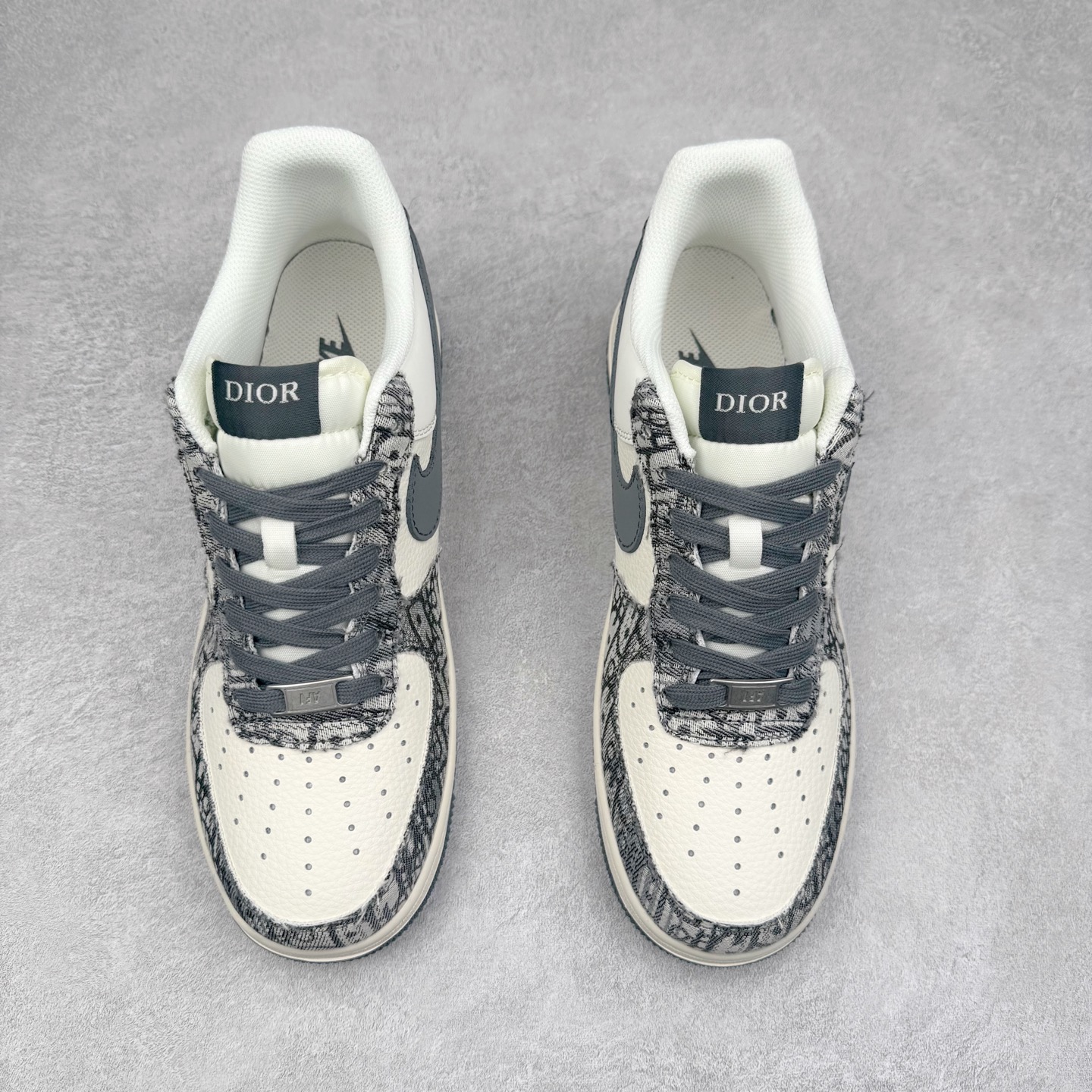 图片[2]-NK Air Force 1´07 Low 空军一号低帮百搭休闲运动板鞋 XS1958-580 柔软、弹性十足的缓震性能和出色的中底设计 横跨复古与现代的外型结合 造就出风靡全球 三十多年的Force 1 直到今天还深受青睐 实拍调校N版已经零色差零失真 百分百还原实物色彩所见即所得 不存在货不对板色差等低级问题 选购参考实物拍摄 不混卖不参货 只用心做好货严格选品 承诺混一赔十 尺码：36 36.5 37.5 38 38.5 39 40 40.5 41 42 42.5 43 44 44.5 45-选品中心