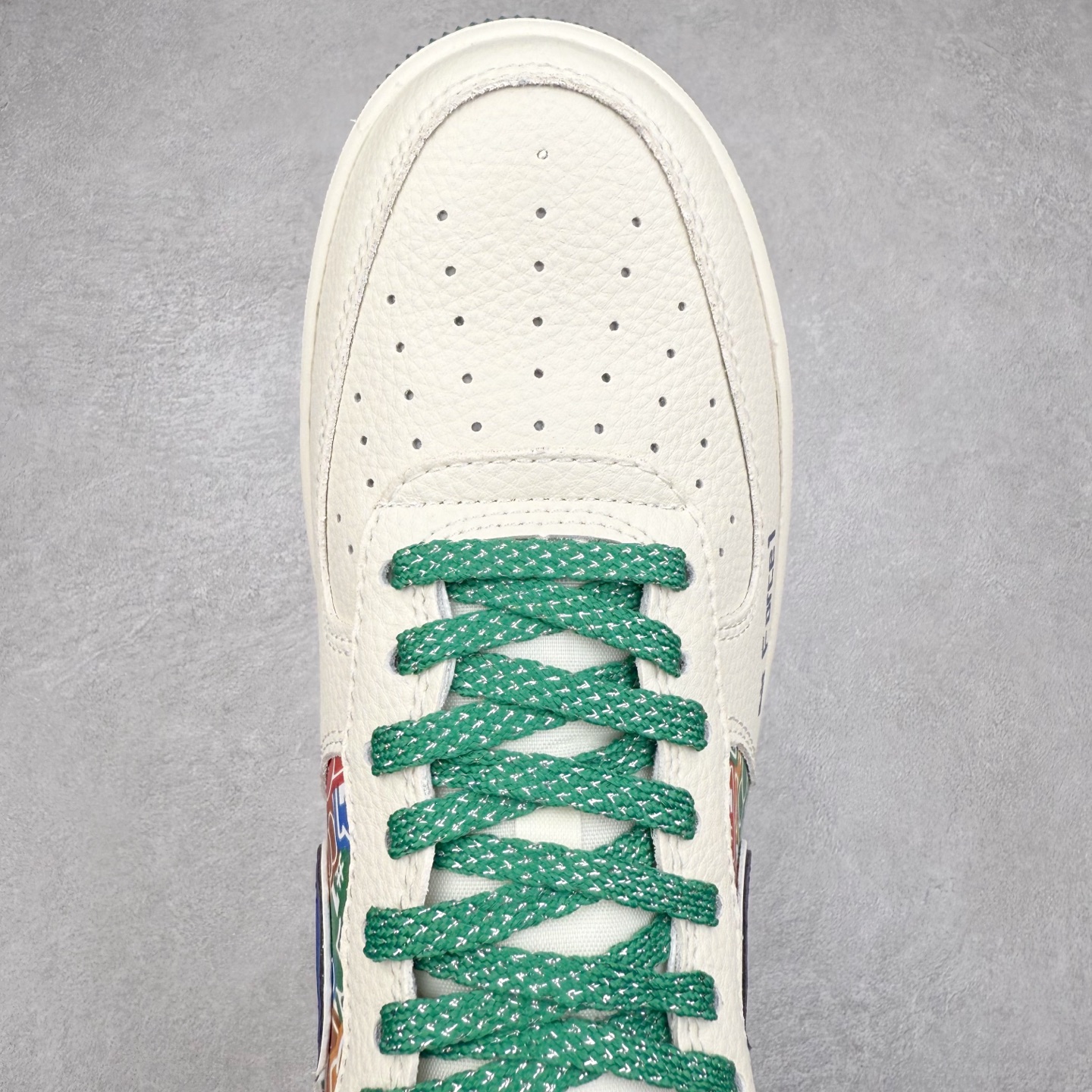 图片[4]-NK Air Force 1´07 Low 空军一号低帮百搭休闲运动板鞋 KJ1688-001 柔软、弹性十足的缓震性能和出色的中底设计 横跨复古与现代的外型结合 造就出风靡全球 三十多年的Force 1 直到今天还深受青睐 实拍调校N版已经零色差零失真 百分百还原实物色彩所见即所得 不存在货不对板色差等低级问题 选购参考实物拍摄 不混卖不参货 只用心做好货严格选品 承诺混一赔十 尺码：36 36.5 37.5 38 38.5 39 40 40.5 41 42 42.5 43 44 44.5 45-选品中心