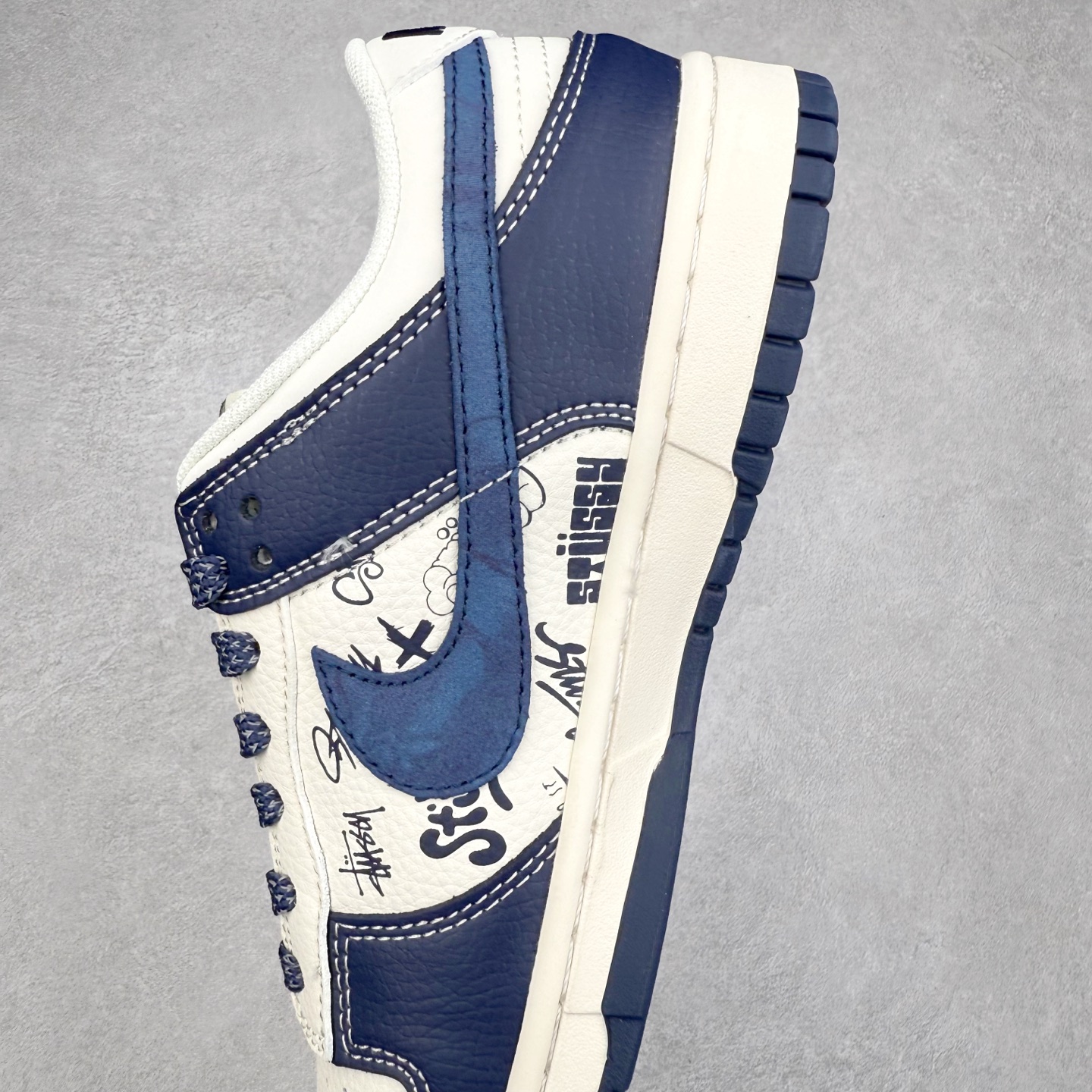 图片[7]-NK Dunk Low 定制配色 XS6089-589 大厂出品 极力推荐 原装头层材料 独家版型蒸餾加工帶來的是更好的视觉和脚感体验大厂纯原品质出货 清洁度 电绣工艺 皮料切割干净无任何毛边 细节完美 实拍调校N版已经零色差零失真 百分百还原实物色彩所见即所得 不存在货不对板色差等低级问题 选购参考实物拍摄 不混卖不参货 只用心做好货严格选品 承诺混一赔十 尺码：36 36.5 37.5 38 38.5 39 40 40.5 41 42 42.5 43 44 44.5 45-选品中心