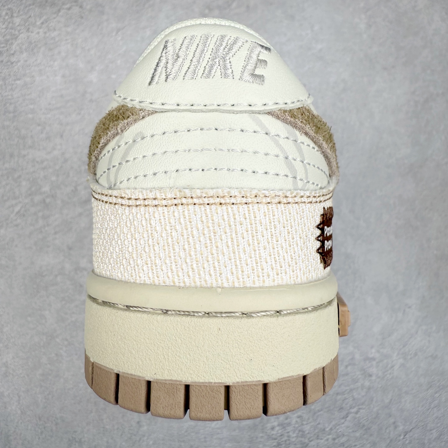 图片[8]-NK Dunk Low 定制配色 SC9207-417 大厂出品 极力推荐 原装头层材料 独家版型蒸餾加工帶來的是更好的视觉和脚感体验大厂纯原品质出货 清洁度 电绣工艺 皮料切割干净无任何毛边 细节完美 实拍调校N版已经零色差零失真 百分百还原实物色彩所见即所得 不存在货不对板色差等低级问题 选购参考实物拍摄 不混卖不参货 只用心做好货严格选品 承诺混一赔十 尺码：36 36.5 37.5 38 38.5 39 40 40.5 41 42 42.5 43 44 44.5 45-选品中心