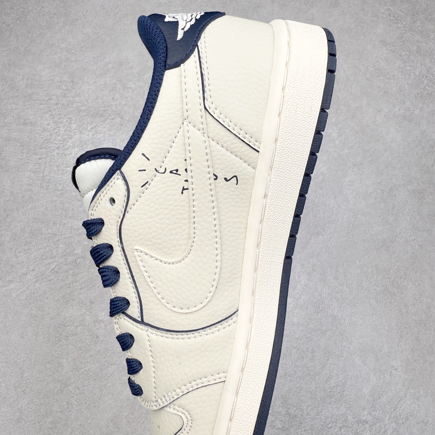 图片[7]-TS x Air Jordan AJ1 Low 倒钩低帮联名定制配色 LK1099-065 原厂内置气垫魔块 A模大底 头层小牛皮 鞋舌AJ原厂专用牛津布+AJ专用反口珍珠布+原厂无杂质高弹内里海棉+特殊封边弹力鞋带 实拍调校N版已经零色差零失真 百分百还原实物色彩所见即所得 不存在货不对板色差等低级问题 选购参考实物拍摄 不混卖不参货 只用心做好货严格选品 承诺混一赔十 尺码：36 36.5 37.5 38 38.5 39 40 40.5 41 42 42.5 43 44 44.5 45-选品中心