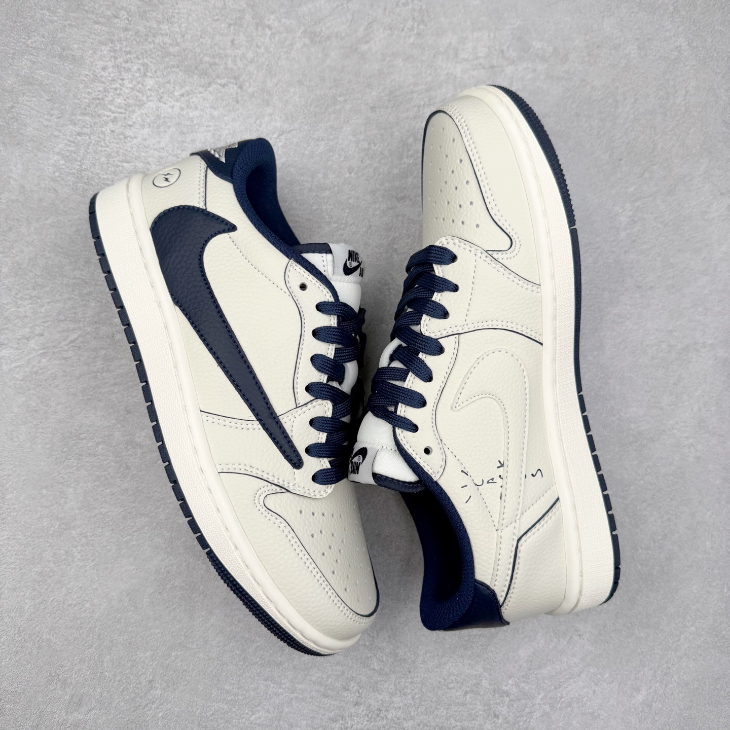 图片[3]-TS x Air Jordan AJ1 Low 倒钩低帮联名定制配色 LK1099-065 原厂内置气垫魔块 A模大底 头层小牛皮 鞋舌AJ原厂专用牛津布+AJ专用反口珍珠布+原厂无杂质高弹内里海棉+特殊封边弹力鞋带 实拍调校N版已经零色差零失真 百分百还原实物色彩所见即所得 不存在货不对板色差等低级问题 选购参考实物拍摄 不混卖不参货 只用心做好货严格选品 承诺混一赔十 尺码：36 36.5 37.5 38 38.5 39 40 40.5 41 42 42.5 43 44 44.5 45-选品中心