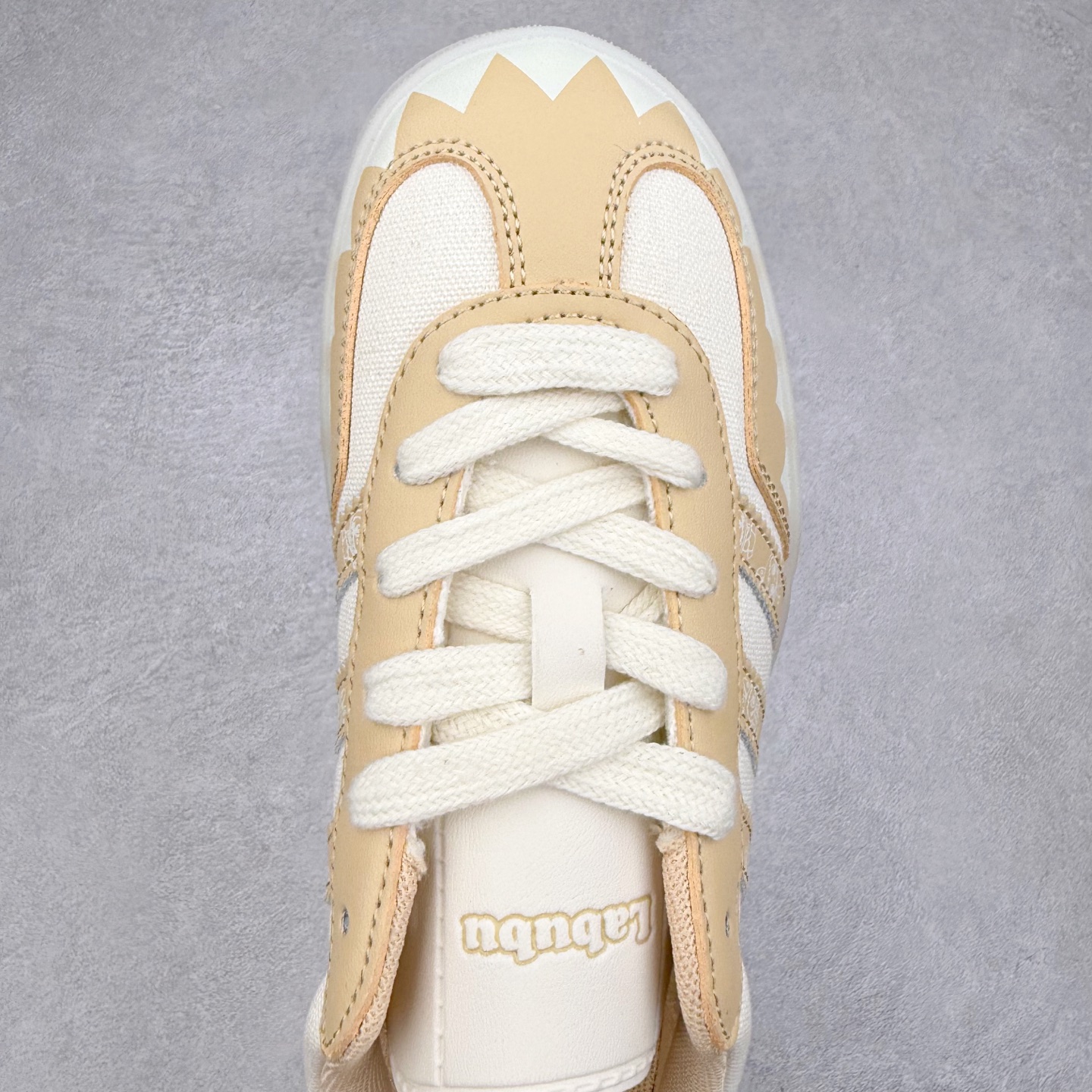 图片[4]-＃C2 AD Gazelle Indoor Trainers 羚羊内训系列低帮复古百搭休闲运动德训风板鞋 DM1234-016 90年代经典的复刻版！自60年代以足球训练鞋面世以来,Gazelle就以其经典设计席卷全球。1991年版本的复刻,再造经典Gazelle。采用皮革打造,搭配浊色细节,让这款经典更加简约。尺码：36 36⅔ 37⅓ 38 38⅔ 39⅓ 40 40⅔ 41⅓ 42 42⅔ 43⅓ 44⅓ 44⅔ 45-选品中心