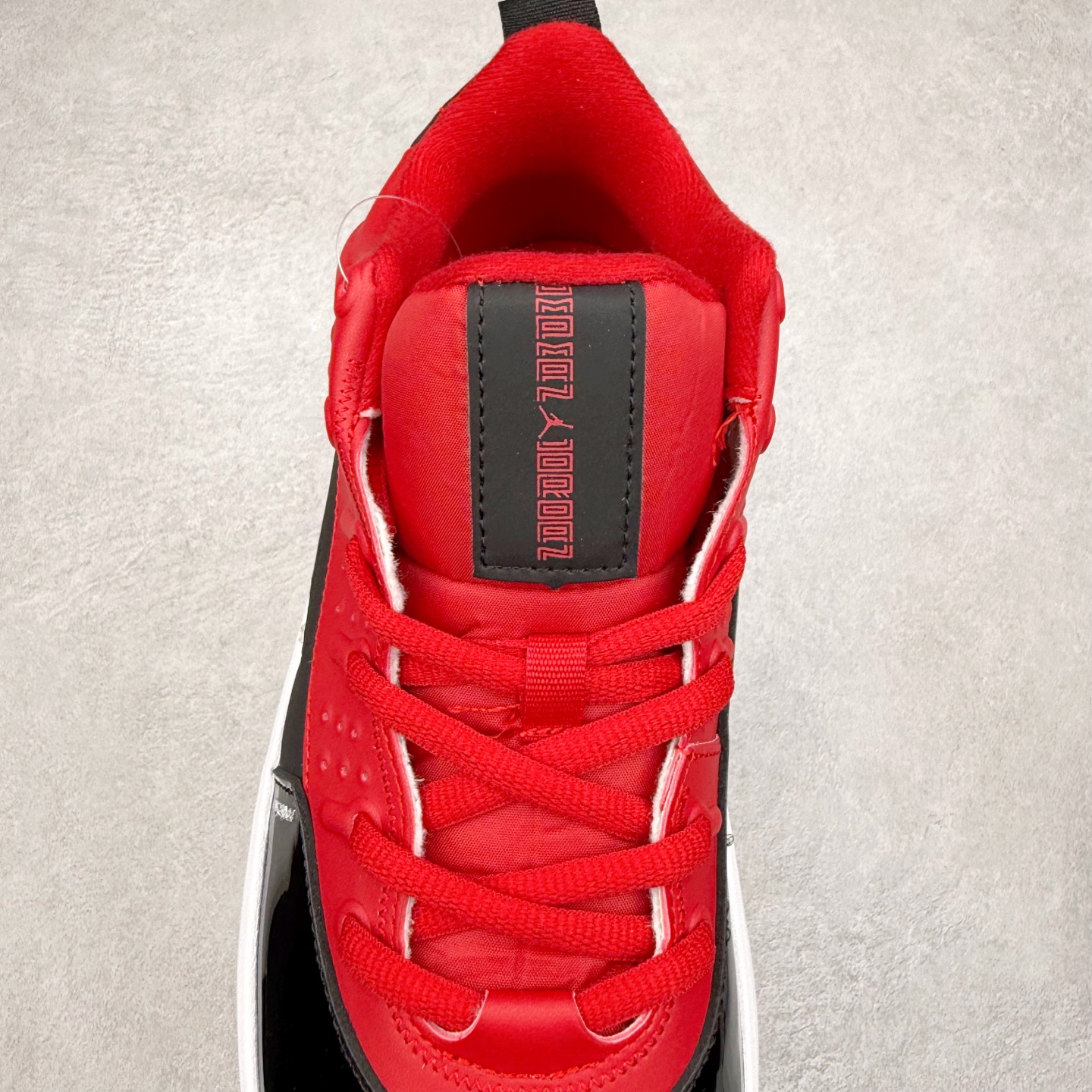 图片[5]-Jordan Max Aura 6 舒适百搭 减震耐磨 低帮 生活休闲鞋 实拍调校N版已经零色差零失真 百分百还原实物色彩所见即所得 不存在货不对板色差等低级问题 选购参考实物拍摄 不混卖不参货 只用心做好货严格选品 承诺混一赔十 尺码：36 36.5 37.5 38 38.5 39 40 40.5 41 42 42.5 43 44 44.5 45 46-选品中心