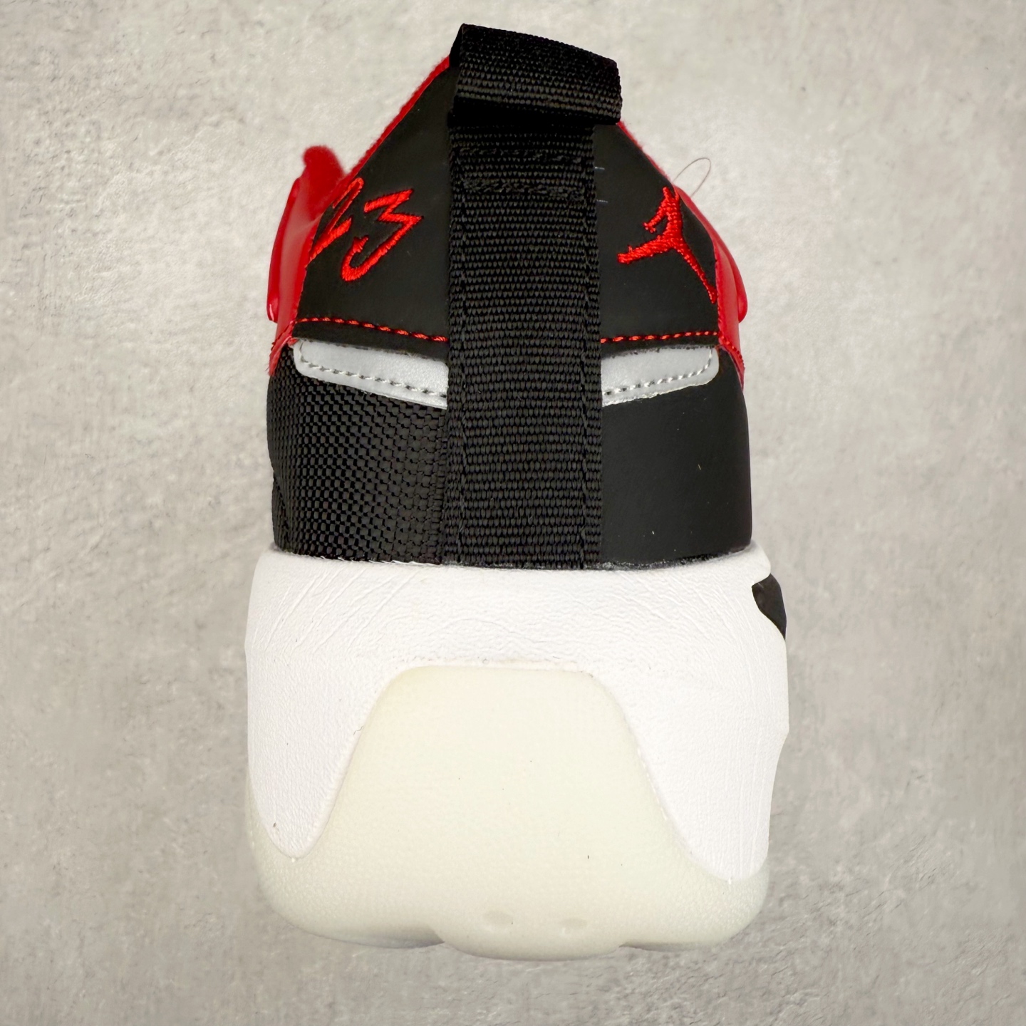 图片[8]-Jordan Max Aura 6 舒适百搭 减震耐磨 低帮 生活休闲鞋 实拍调校N版已经零色差零失真 百分百还原实物色彩所见即所得 不存在货不对板色差等低级问题 选购参考实物拍摄 不混卖不参货 只用心做好货严格选品 承诺混一赔十 尺码：36 36.5 37.5 38 38.5 39 40 40.5 41 42 42.5 43 44 44.5 45 46-选品中心