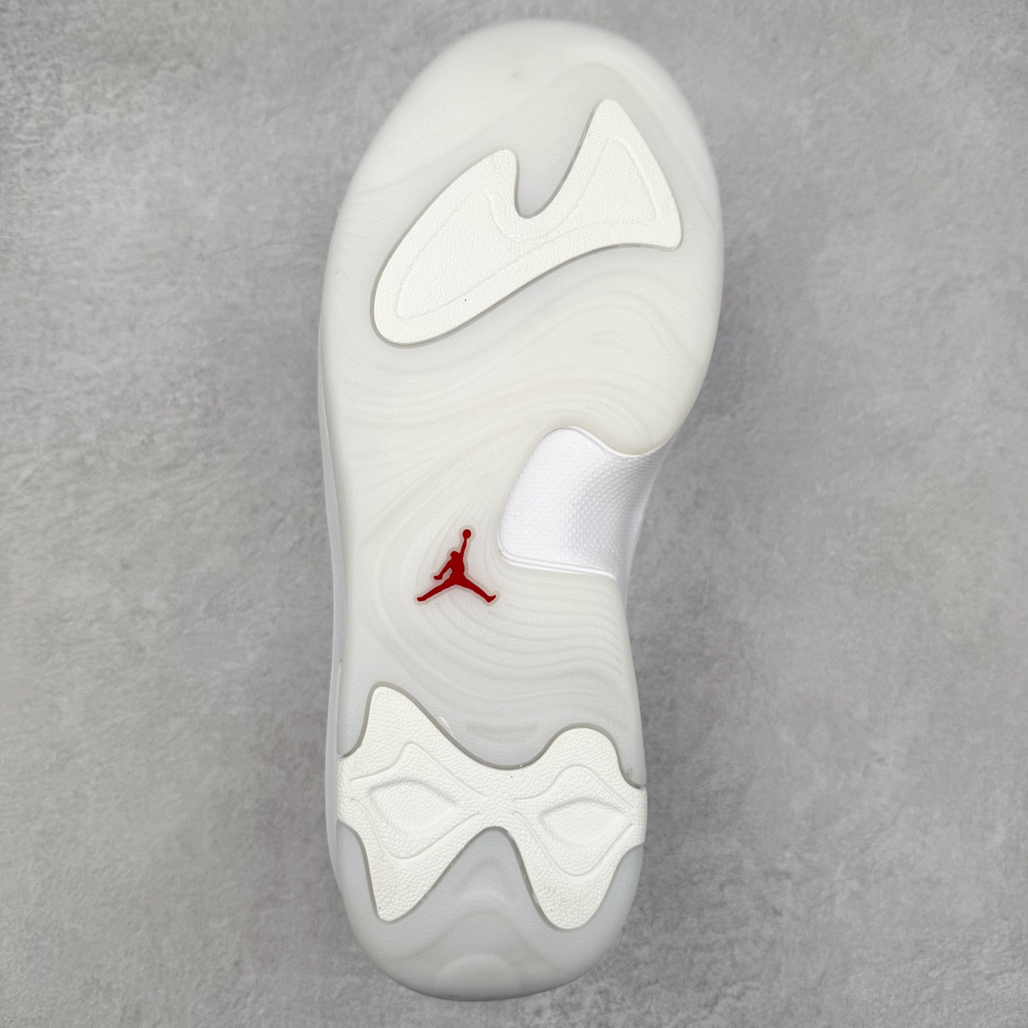 图片[9]-Jordan Max Aura 6 舒适百搭 减震耐磨 低帮 生活休闲鞋 实拍调校N版已经零色差零失真 百分百还原实物色彩所见即所得 不存在货不对板色差等低级问题 选购参考实物拍摄 不混卖不参货 只用心做好货严格选品 承诺混一赔十 尺码：36 36.5 37.5 38 38.5 39 40 40.5 41 42 42.5 43 44 44.5 45 46-选品中心