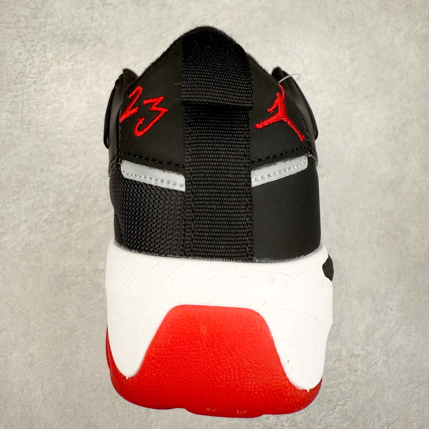 图片[8]-Jordan Max Aura 6 舒适百搭 减震耐磨 低帮 生活休闲鞋 实拍调校N版已经零色差零失真 百分百还原实物色彩所见即所得 不存在货不对板色差等低级问题 选购参考实物拍摄 不混卖不参货 只用心做好货严格选品 承诺混一赔十 尺码：36 36.5 37.5 38 38.5 39 40 40.5 41 42 42.5 43 44 44.5 45 46-选品中心