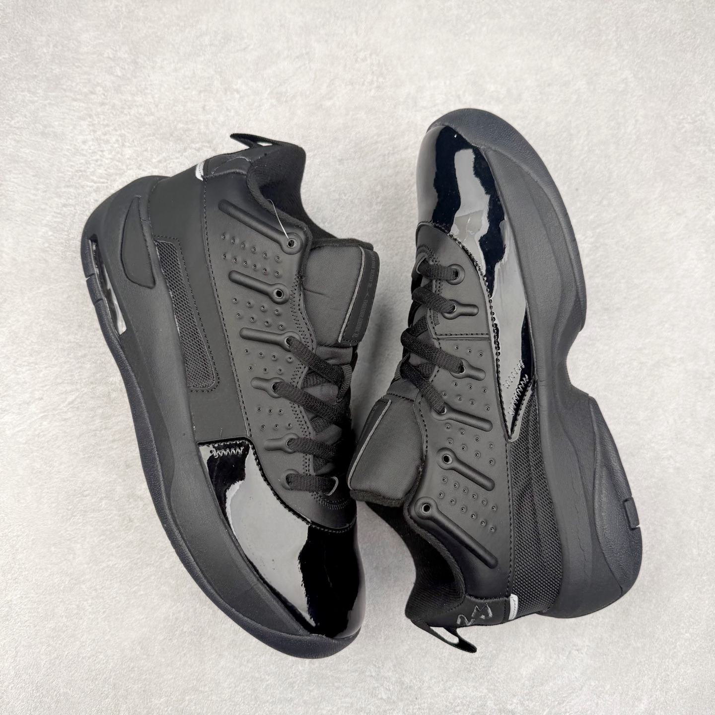 图片[3]-Jordan Max Aura 6 舒适百搭 减震耐磨 低帮 生活休闲鞋 实拍调校N版已经零色差零失真 百分百还原实物色彩所见即所得 不存在货不对板色差等低级问题 选购参考实物拍摄 不混卖不参货 只用心做好货严格选品 承诺混一赔十 尺码：36 36.5 37.5 38 38.5 39 40 40.5 41 42 42.5 43 44 44.5 45 46-选品中心