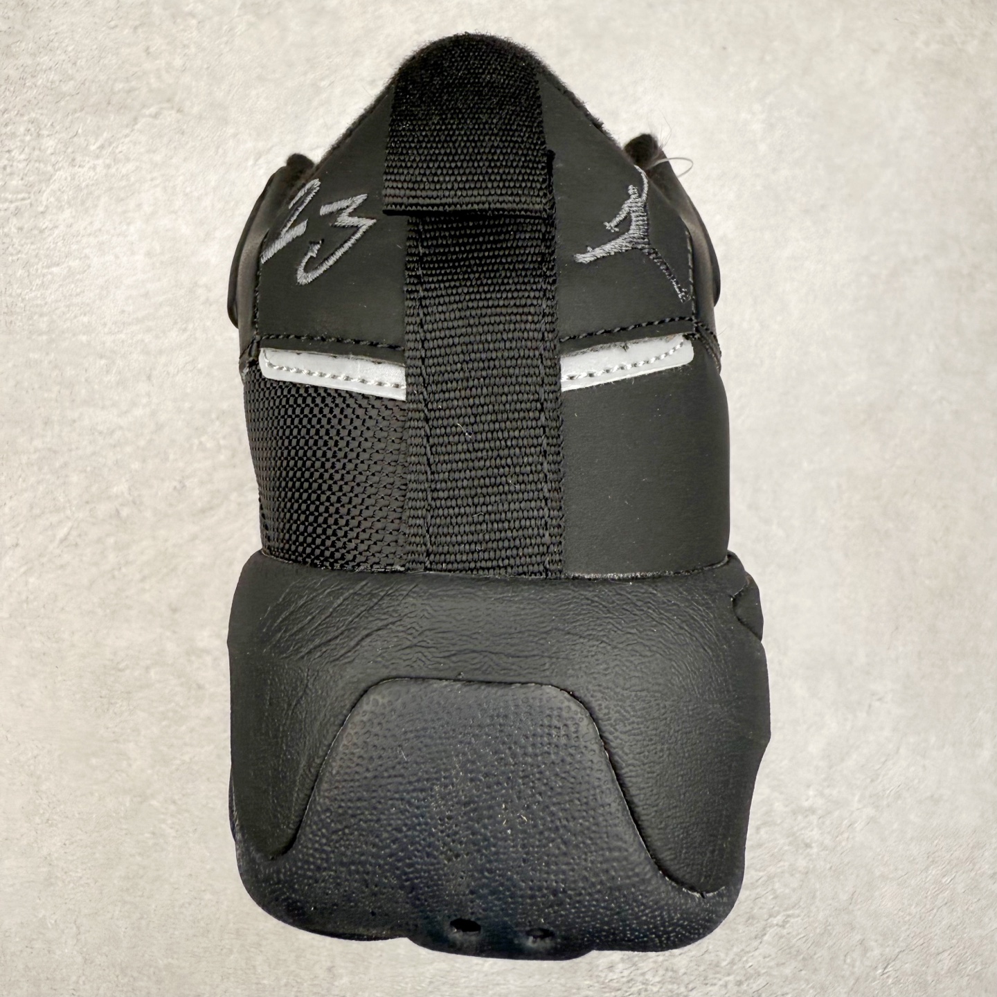 图片[8]-Jordan Max Aura 6 舒适百搭 减震耐磨 低帮 生活休闲鞋 实拍调校N版已经零色差零失真 百分百还原实物色彩所见即所得 不存在货不对板色差等低级问题 选购参考实物拍摄 不混卖不参货 只用心做好货严格选品 承诺混一赔十 尺码：36 36.5 37.5 38 38.5 39 40 40.5 41 42 42.5 43 44 44.5 45 46-选品中心