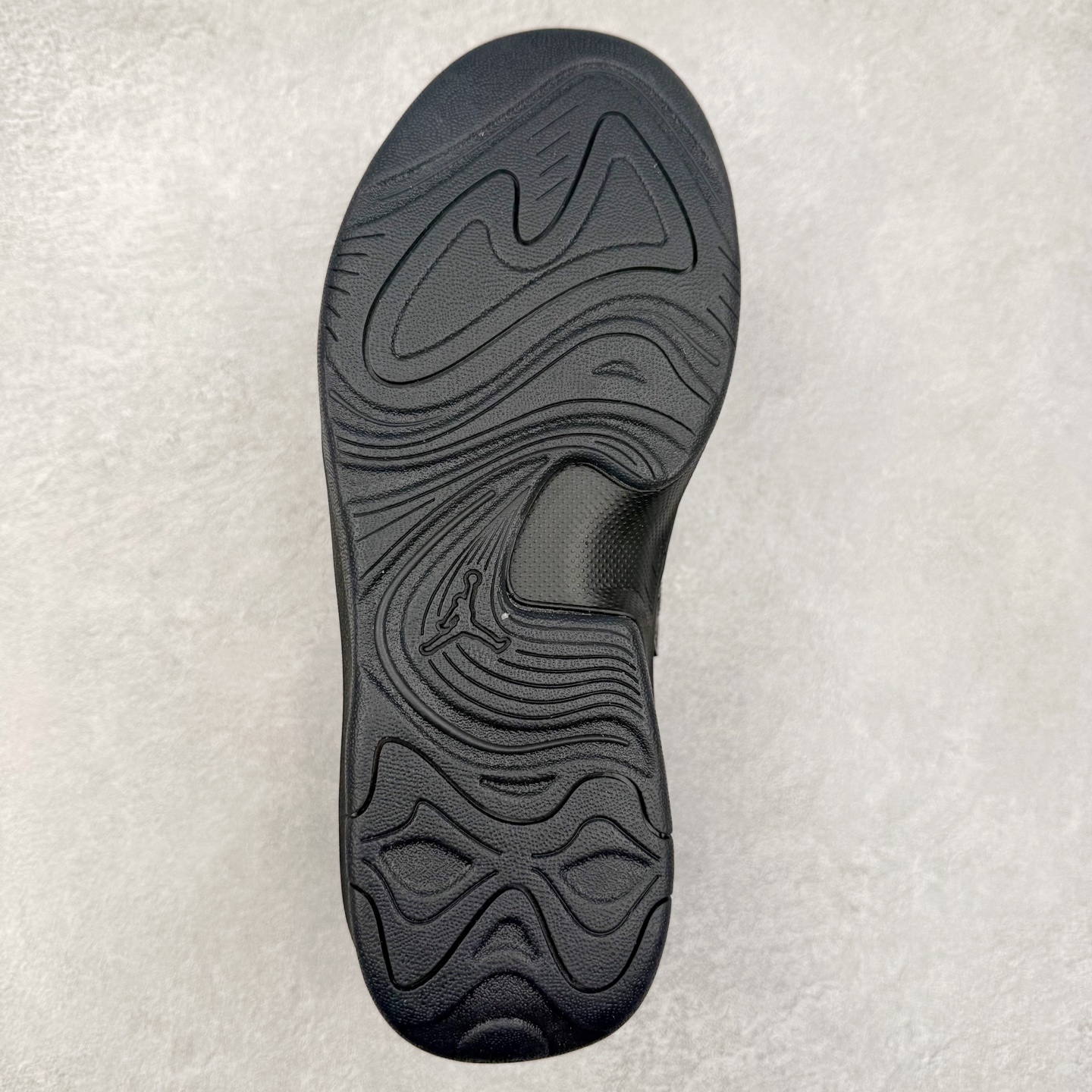 图片[9]-Jordan Max Aura 6 舒适百搭 减震耐磨 低帮 生活休闲鞋 实拍调校N版已经零色差零失真 百分百还原实物色彩所见即所得 不存在货不对板色差等低级问题 选购参考实物拍摄 不混卖不参货 只用心做好货严格选品 承诺混一赔十 尺码：36 36.5 37.5 38 38.5 39 40 40.5 41 42 42.5 43 44 44.5 45 46-选品中心