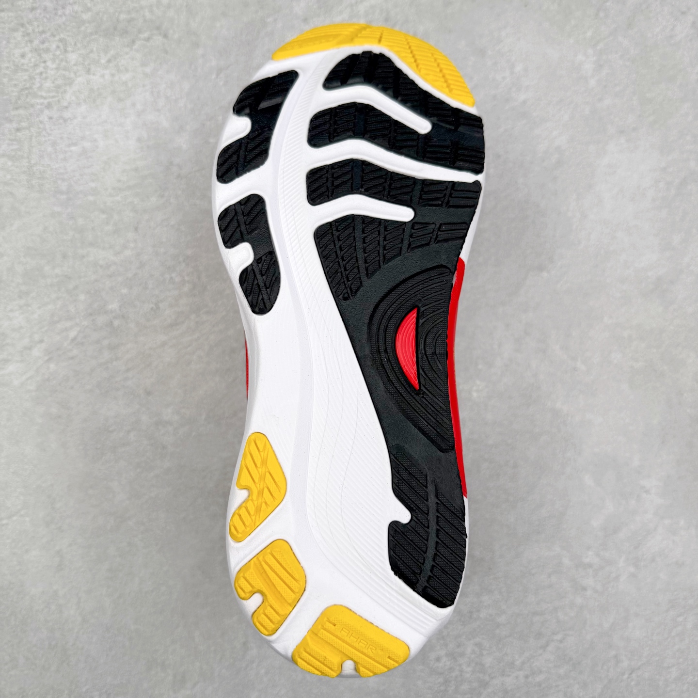 图片[9]-Asics Gel-Kayano 32 亚瑟士卡亚诺32代低帮专业有氧超轻量休闲运动全能慢跑鞋全球知名运动品牌ASICS正式推出新款GEL-KAYANO 32跑鞋，旨在通过全新稳定结构以提升产品可适性，满足跑者的足部稳定需求，让每一位跑者从起跑到结束都能够感受到焕然一新的稳定性与舒适性，从而帮助更多人找到身心平衡，获得自在舒适的健康生活方式。秉持着ASICS亚瑟士的设计哲学，全新一代GEL-KAYANO 32应运而生。为进一步升级产品的稳定性，GEL-KAYANO 采用了全新4D引导系统，通过内侧稳定装置提升可适性，满足足部稳定需求，帮助足弓迅速返回到平衡位置。作为基于生物力学研究打造的全新稳定结构，4D引导系统不仅提升了跑鞋对双脚的支撑性，它还将人体不同的运动状态纳入设计考量，帮助跑者在多种跑动强度下获得充足的稳定性和理想的舒适度。尺码：36 37 37.5 38 39.5 40 40.5 41.5 42 42.5 43.5 44 44.5 45-选品中心