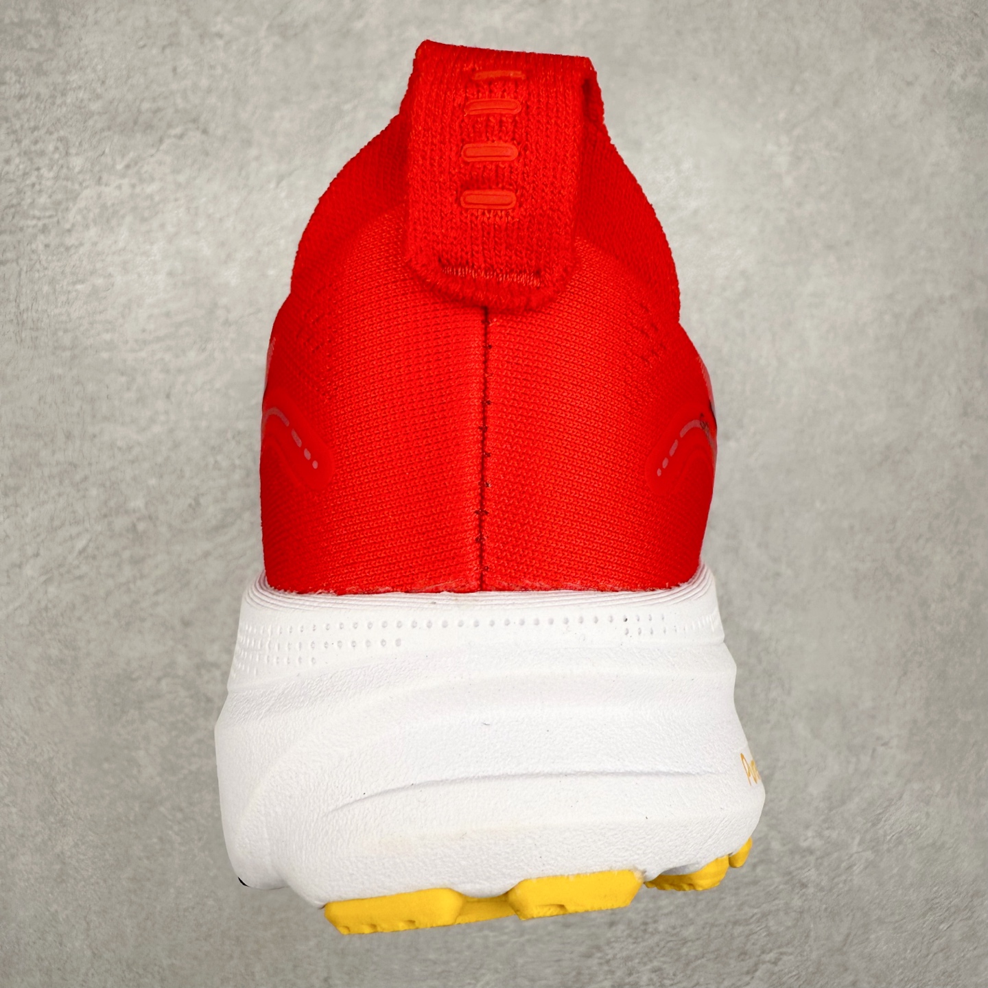 图片[8]-Asics Gel-Kayano 32 亚瑟士卡亚诺32代低帮专业有氧超轻量休闲运动全能慢跑鞋全球知名运动品牌ASICS正式推出新款GEL-KAYANO 32跑鞋，旨在通过全新稳定结构以提升产品可适性，满足跑者的足部稳定需求，让每一位跑者从起跑到结束都能够感受到焕然一新的稳定性与舒适性，从而帮助更多人找到身心平衡，获得自在舒适的健康生活方式。秉持着ASICS亚瑟士的设计哲学，全新一代GEL-KAYANO 32应运而生。为进一步升级产品的稳定性，GEL-KAYANO 采用了全新4D引导系统，通过内侧稳定装置提升可适性，满足足部稳定需求，帮助足弓迅速返回到平衡位置。作为基于生物力学研究打造的全新稳定结构，4D引导系统不仅提升了跑鞋对双脚的支撑性，它还将人体不同的运动状态纳入设计考量，帮助跑者在多种跑动强度下获得充足的稳定性和理想的舒适度。尺码：36 37 37.5 38 39.5 40 40.5 41.5 42 42.5 43.5 44 44.5 45-选品中心