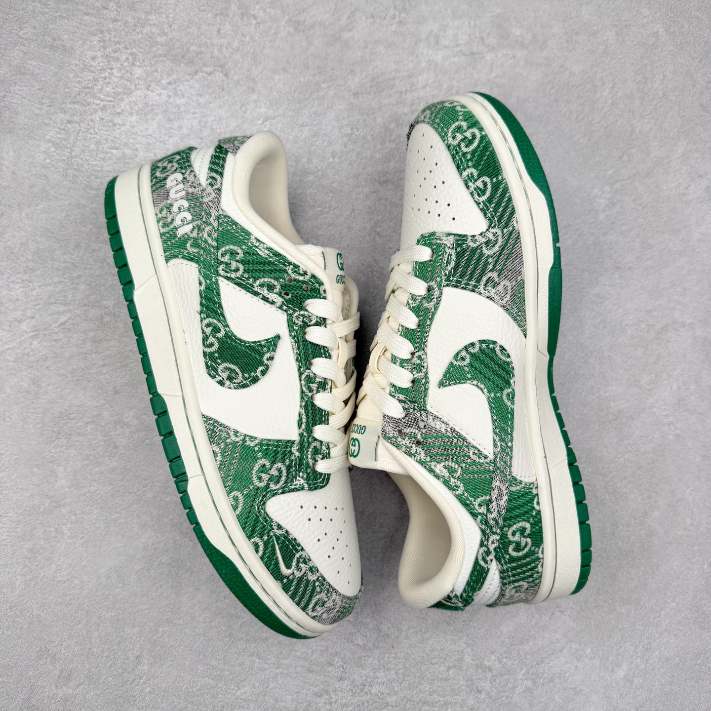 图片[3]-NK Dunk Low 定制配色 SC9207-420 大厂出品 极力推荐 原装头层材料 独家版型蒸餾加工帶來的是更好的视觉和脚感体验大厂纯原品质出货 清洁度 电绣工艺 皮料切割干净无任何毛边 细节完美 实拍调校N版已经零色差零失真 百分百还原实物色彩所见即所得 不存在货不对板色差等低级问题 选购参考实物拍摄 不混卖不参货 只用心做好货严格选品 承诺混一赔十 尺码：36 36.5 37.5 38 38.5 39 40 40.5 41 42 42.5 43 44 44.5 45-选品中心
