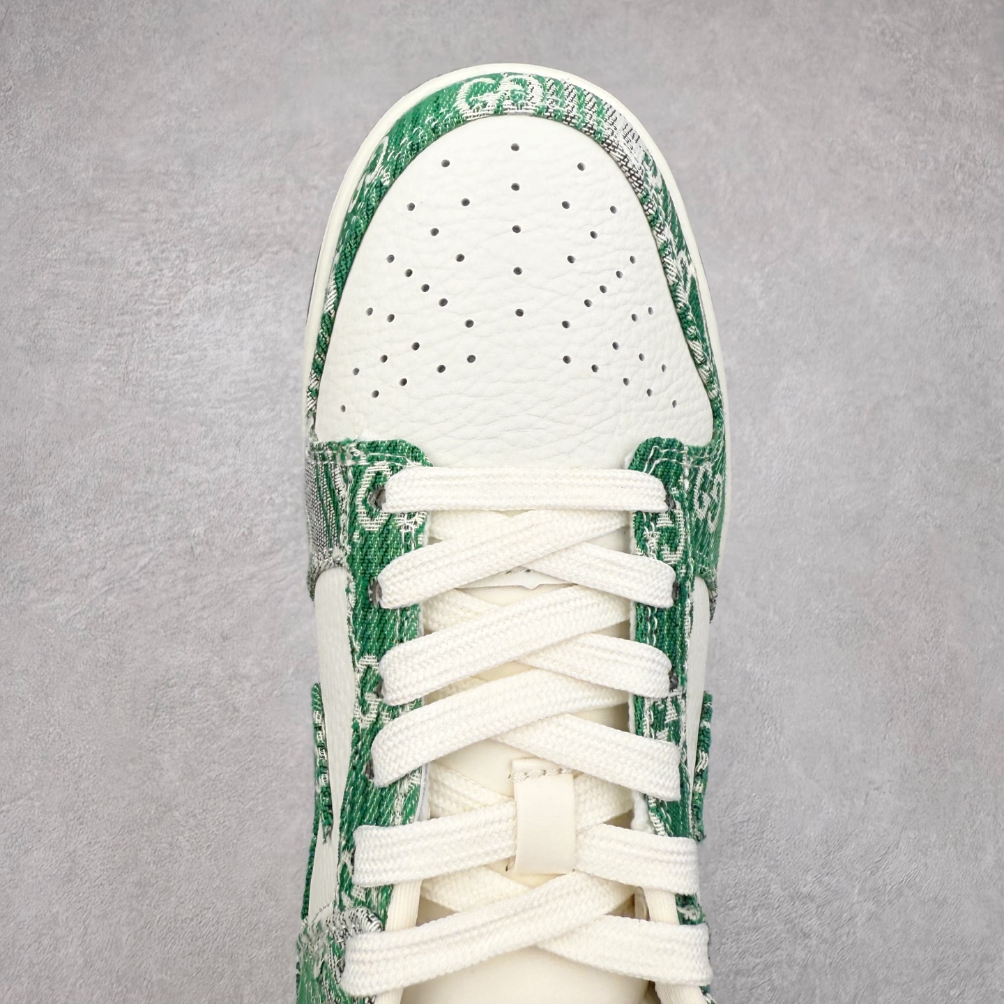 图片[4]-NK Dunk Low 定制配色 SC9207-420 大厂出品 极力推荐 原装头层材料 独家版型蒸餾加工帶來的是更好的视觉和脚感体验大厂纯原品质出货 清洁度 电绣工艺 皮料切割干净无任何毛边 细节完美 实拍调校N版已经零色差零失真 百分百还原实物色彩所见即所得 不存在货不对板色差等低级问题 选购参考实物拍摄 不混卖不参货 只用心做好货严格选品 承诺混一赔十 尺码：36 36.5 37.5 38 38.5 39 40 40.5 41 42 42.5 43 44 44.5 45-选品中心