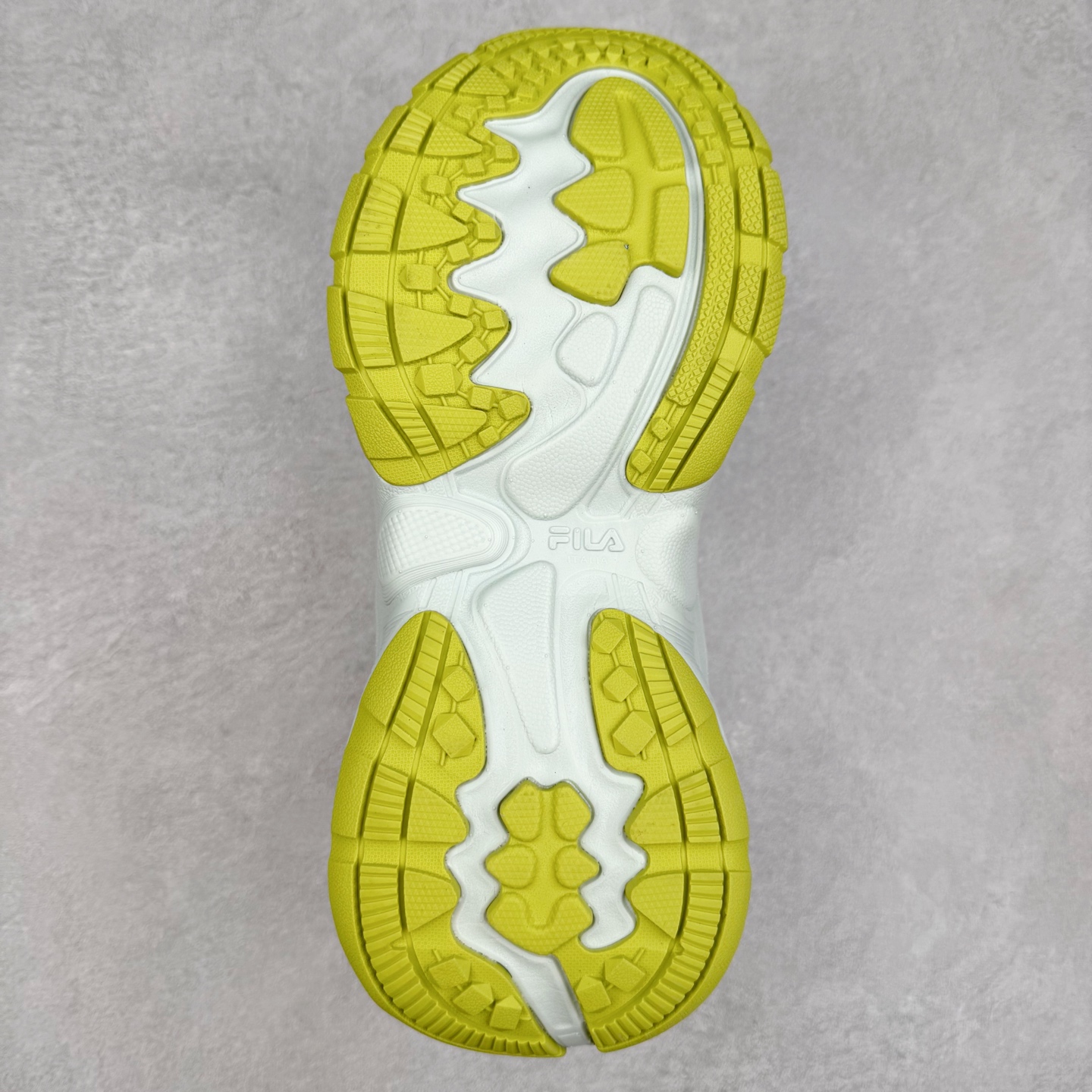 图片[9]-FILA TRUFFLE 斐乐蘑菇鞋摩登系列时尚百搭潮流休闲运动 织物合成革透气低帮跑步鞋 FUSION 系列传承了 FILA 的百年基因，融入年轻运动及潮流文化，成为引领变革、创新突破的一代。以“1+N” 的跨界合作模式重现经典的同时创造经典。带来最出其不意的跨界合作惊喜。同时，FILAFUSION把FILA 的 DNA 融入到定制体验里，你可以随心制造厲于你的产品。FILA FUSION 的鞋家族涵盖了老爹鞋、跑步鞋、网球鞋、季节款。风格复古新潮，满足了时尚人士出行及各类运动的搭配需求，成为当下年轻人筷拥的鞋类品牌之一。FILA FUSION 走进年轻人的世界，通过年轻人运动，街舞，滑板，篮球，展现 FILA FUSION 的潮流态度和年轻文化。FILA FUSION 认为末来属于引领变革、创新突破的年轻一代，让我们一起构成 FILA 未来的蓝图吧！尺码：35.5 36 36.5 37.5 38 38.5 39 40 40.5 41 42 42.5 43 44 44.5 45-选品中心