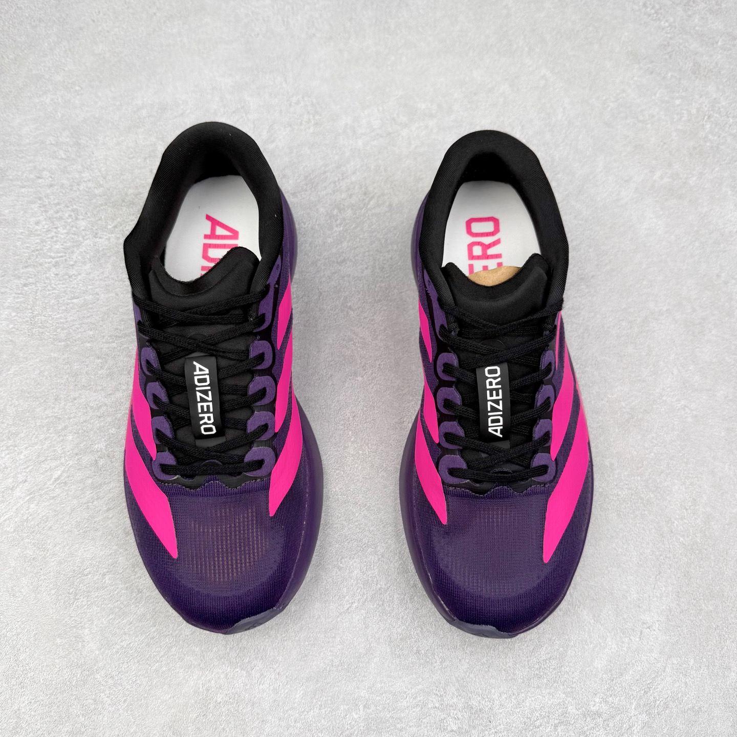 图片[2]-＃福利特价 AD Adizero EVO SL 马拉松竞速专业跑鞋 CELERMESH针织网面非常轻薄 纤维间的缝隙很大 可以保证跑步时的透气、排汗效果 鞋舌直接与两侧的内衬和鞋底连接在一起 在跑步过程中不会被鞋舌的左右移动所困扰 在标准鞋带孔的基础上再拓宽一组鞋带孔 适合不同脚型的需求 突破性 EnergyRods 技术，有助于跑者实现更好的成绩 中底独特的LIGHTSTRIKE PRO泡棉材质 微弹感觉在跑步过程中给予了良好的支撑体验 对于顶级精英和高水平进阶跑者来说 ADIOS PRO是一双值得信赖的竞速比赛用鞋 尺码：36 36.5 37.5 38 38.5 39 40 40.5 41 42 42.5 43 44 44.5 45-选品中心