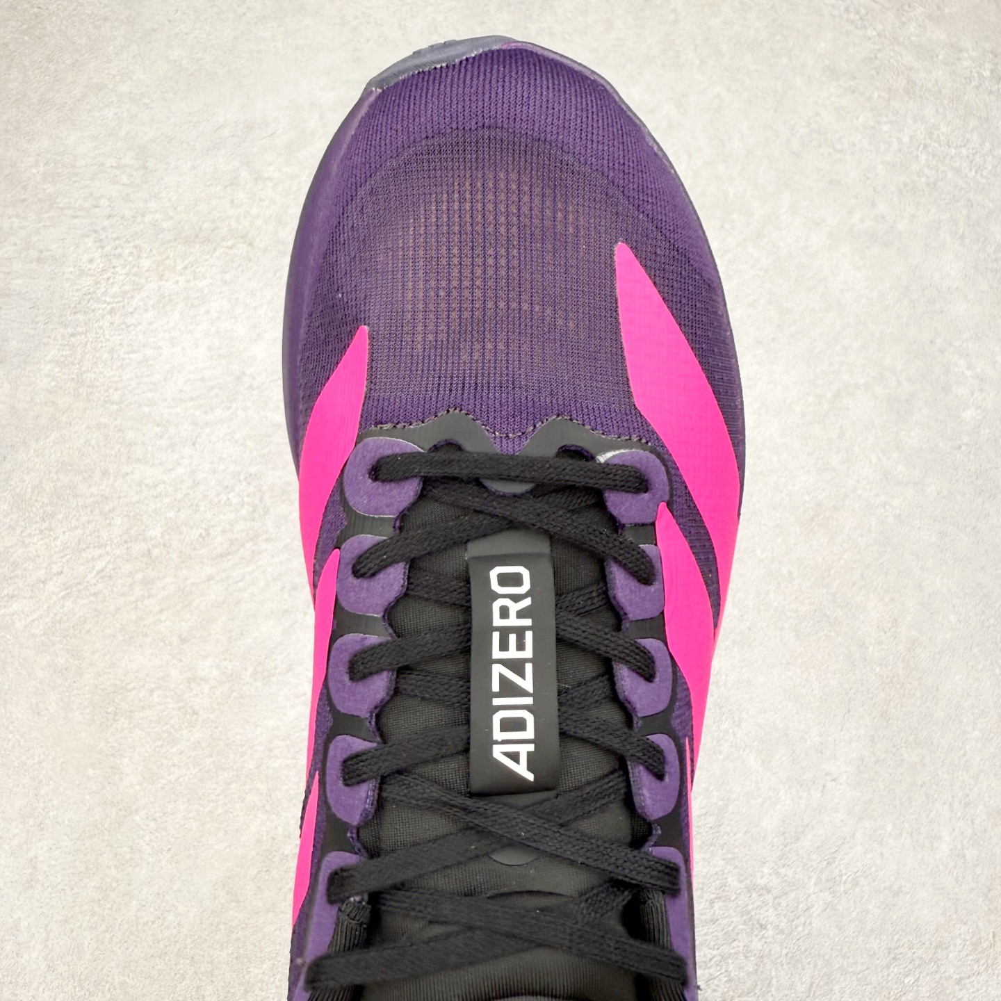 图片[4]-＃福利特价 AD Adizero EVO SL 马拉松竞速专业跑鞋 CELERMESH针织网面非常轻薄 纤维间的缝隙很大 可以保证跑步时的透气、排汗效果 鞋舌直接与两侧的内衬和鞋底连接在一起 在跑步过程中不会被鞋舌的左右移动所困扰 在标准鞋带孔的基础上再拓宽一组鞋带孔 适合不同脚型的需求 突破性 EnergyRods 技术，有助于跑者实现更好的成绩 中底独特的LIGHTSTRIKE PRO泡棉材质 微弹感觉在跑步过程中给予了良好的支撑体验 对于顶级精英和高水平进阶跑者来说 ADIOS PRO是一双值得信赖的竞速比赛用鞋 尺码：36 36.5 37.5 38 38.5 39 40 40.5 41 42 42.5 43 44 44.5 45-选品中心