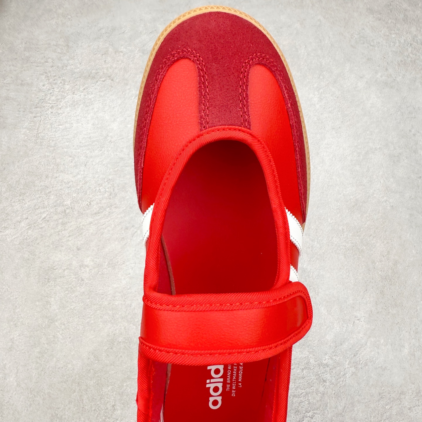 图片[4]-AD Original Samba OG 复古经典轻便板鞋 JQ6446 这款桑巴鞋展示了高质量的工艺 带有装饰的超锁缝制和无缝的手感 柔软、柔软的皮革造型和标志性的3条纹完成了精致的外观 正规合身鞋带 鞋面上有绒面鞋垫 橡胶鞋底 享受正畸套筒软感 自50年代首次亮相以来就一直在赢得粉丝的青睐 尺码：36 36.5 37.5 38 38.5 39 40 40.5 41 42 42.5 43 44 44.5 45-选品中心