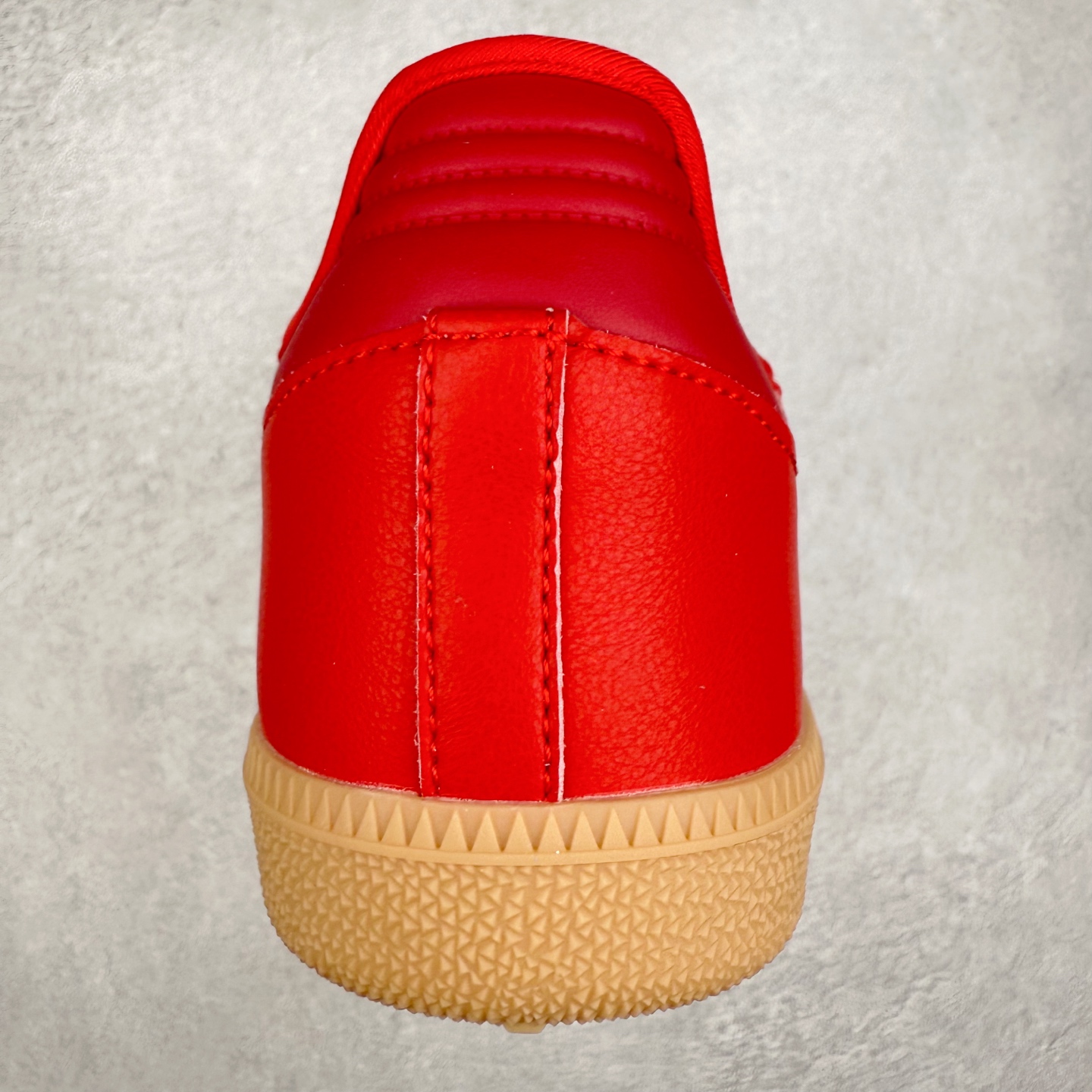 图片[8]-AD Original Samba OG 复古经典轻便板鞋 JQ6446 这款桑巴鞋展示了高质量的工艺 带有装饰的超锁缝制和无缝的手感 柔软、柔软的皮革造型和标志性的3条纹完成了精致的外观 正规合身鞋带 鞋面上有绒面鞋垫 橡胶鞋底 享受正畸套筒软感 自50年代首次亮相以来就一直在赢得粉丝的青睐 尺码：36 36.5 37.5 38 38.5 39 40 40.5 41 42 42.5 43 44 44.5 45-选品中心