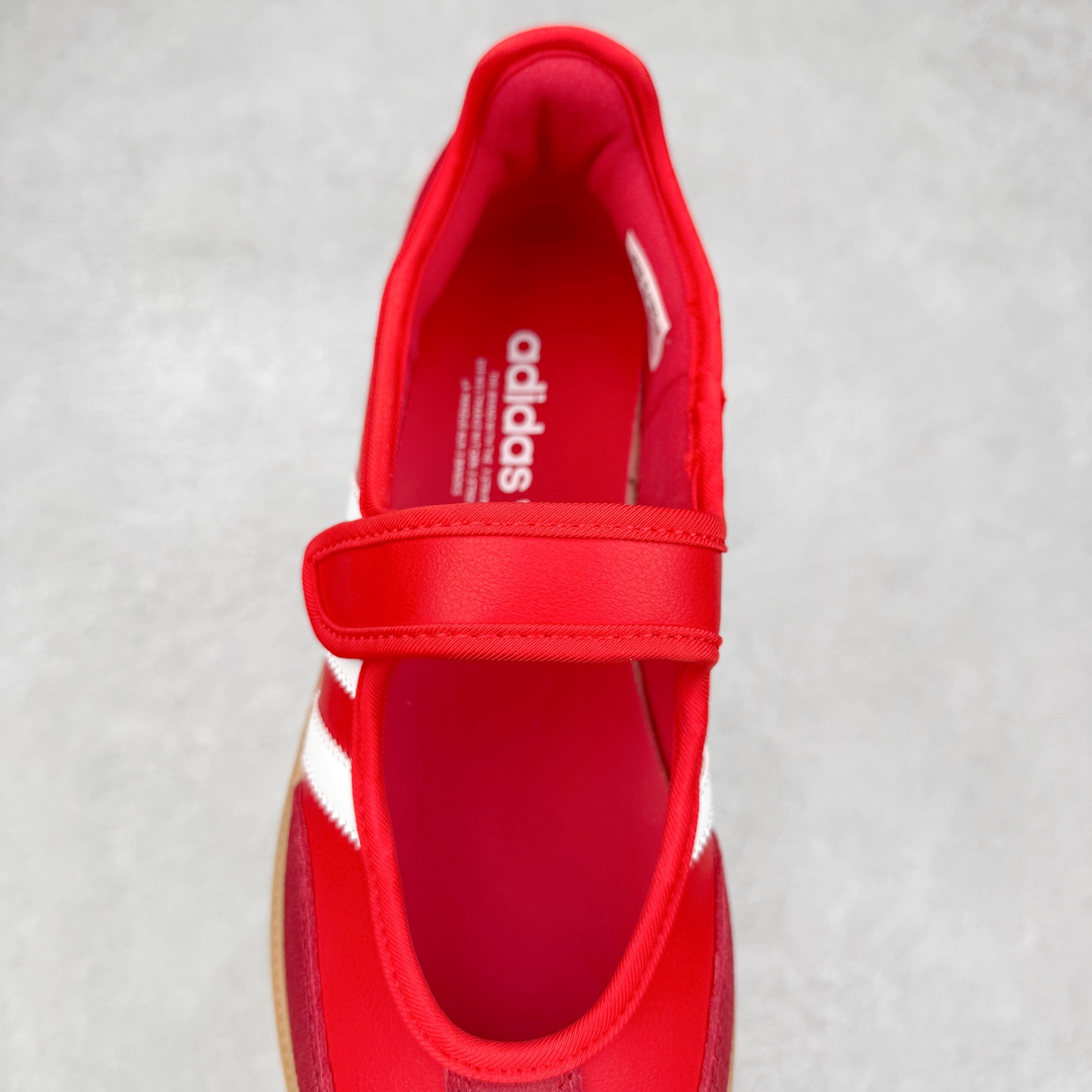 图片[5]-AD Original Samba OG 复古经典轻便板鞋 JQ6446 这款桑巴鞋展示了高质量的工艺 带有装饰的超锁缝制和无缝的手感 柔软、柔软的皮革造型和标志性的3条纹完成了精致的外观 正规合身鞋带 鞋面上有绒面鞋垫 橡胶鞋底 享受正畸套筒软感 自50年代首次亮相以来就一直在赢得粉丝的青睐 尺码：36 36.5 37.5 38 38.5 39 40 40.5 41 42 42.5 43 44 44.5 45-选品中心