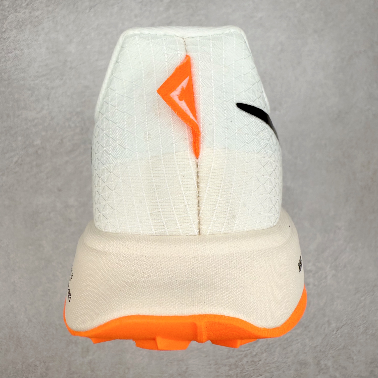 图片[8]-＃福利特价 NK Zoom X ULTRAFLY TRAIL Next Nature 越野跑步鞋 登月兼顾迅疾外观和稳固脚感 后跟覆面和中足动态支撑巧妙融合 缔造稳定顺畅的迈步体验 尺码：36 36.5 37.5 38 38.5 39 40 40.5 41 42 42.5 43 44 44.5 45-选品中心