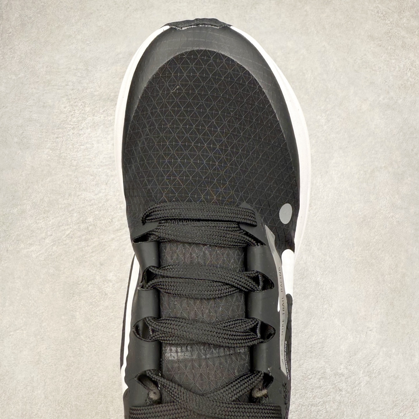 图片[4]-＃福利特价 NK Zoom X ULTRAFLY TRAIL Next Nature 越野跑步鞋 登月兼顾迅疾外观和稳固脚感 后跟覆面和中足动态支撑巧妙融合 缔造稳定顺畅的迈步体验 尺码：36 36.5 37.5 38 38.5 39 40 40.5 41 42 42.5 43 44 44.5 45-选品中心