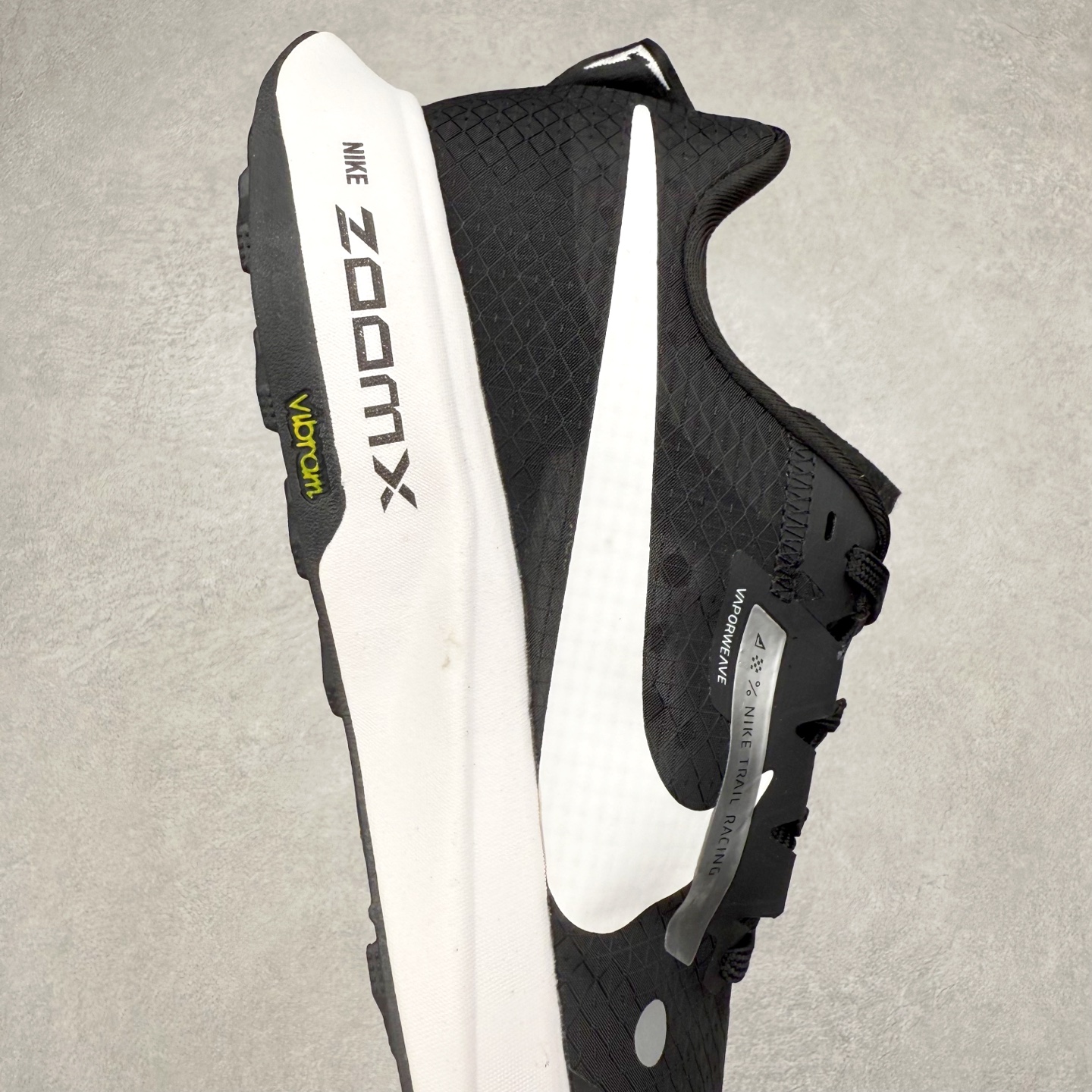 图片[6]-＃福利特价 NK Zoom X ULTRAFLY TRAIL Next Nature 越野跑步鞋 登月兼顾迅疾外观和稳固脚感 后跟覆面和中足动态支撑巧妙融合 缔造稳定顺畅的迈步体验 尺码：36 36.5 37.5 38 38.5 39 40 40.5 41 42 42.5 43 44 44.5 45-选品中心