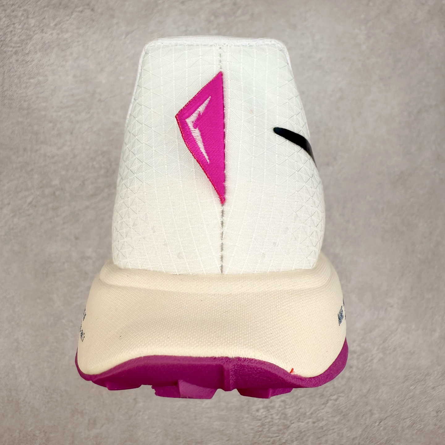 图片[8]-＃福利特价 NK Zoom X ULTRAFLY TRAIL Next Nature 越野跑步鞋 登月兼顾迅疾外观和稳固脚感 后跟覆面和中足动态支撑巧妙融合 缔造稳定顺畅的迈步体验 尺码：36 36.5 37.5 38 38.5 39 40 40.5 41 42 42.5 43 44 44.5 45-选品中心