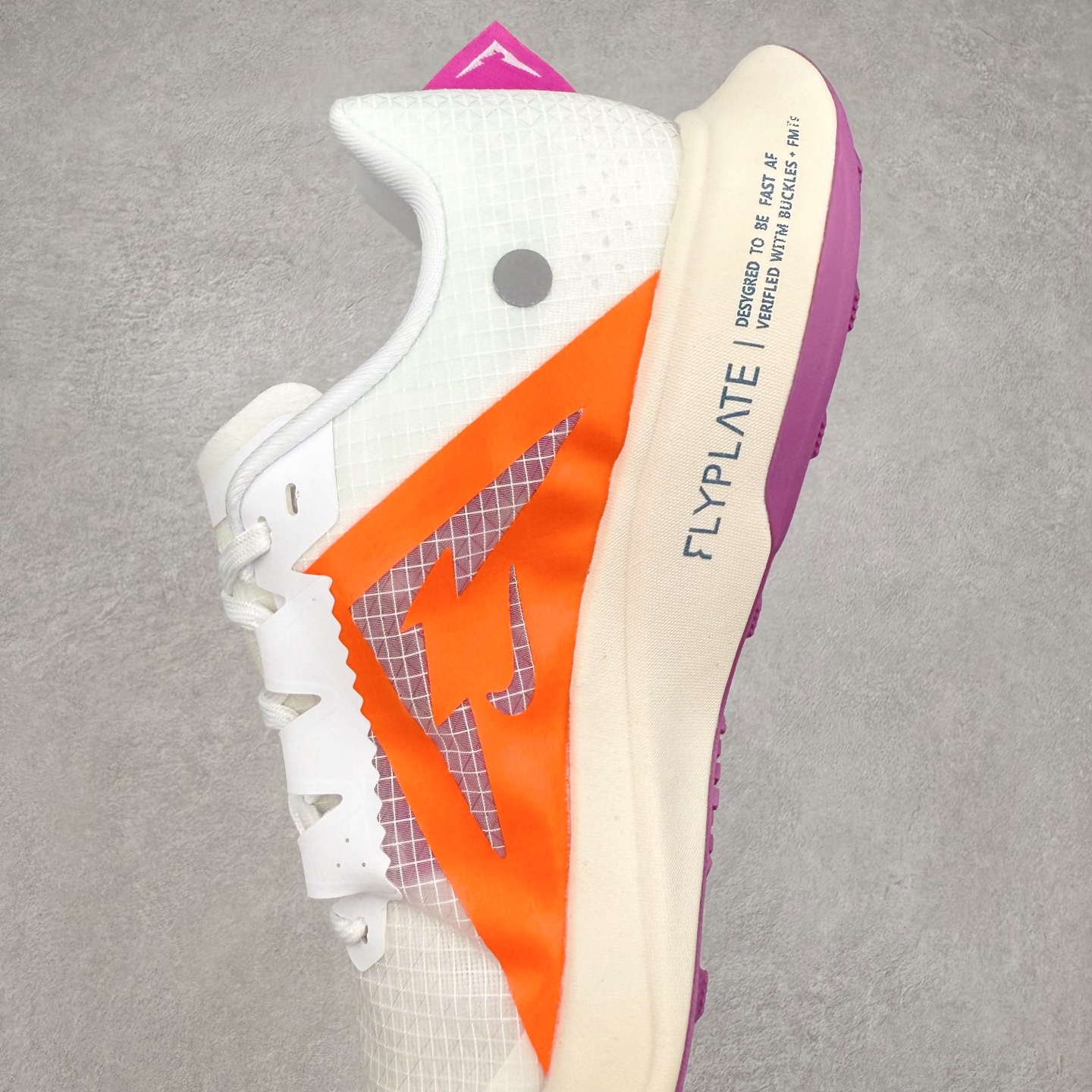 图片[7]-＃福利特价 NK Zoom X ULTRAFLY TRAIL Next Nature 越野跑步鞋 登月兼顾迅疾外观和稳固脚感 后跟覆面和中足动态支撑巧妙融合 缔造稳定顺畅的迈步体验 尺码：36 36.5 37.5 38 38.5 39 40 40.5 41 42 42.5 43 44 44.5 45-选品中心