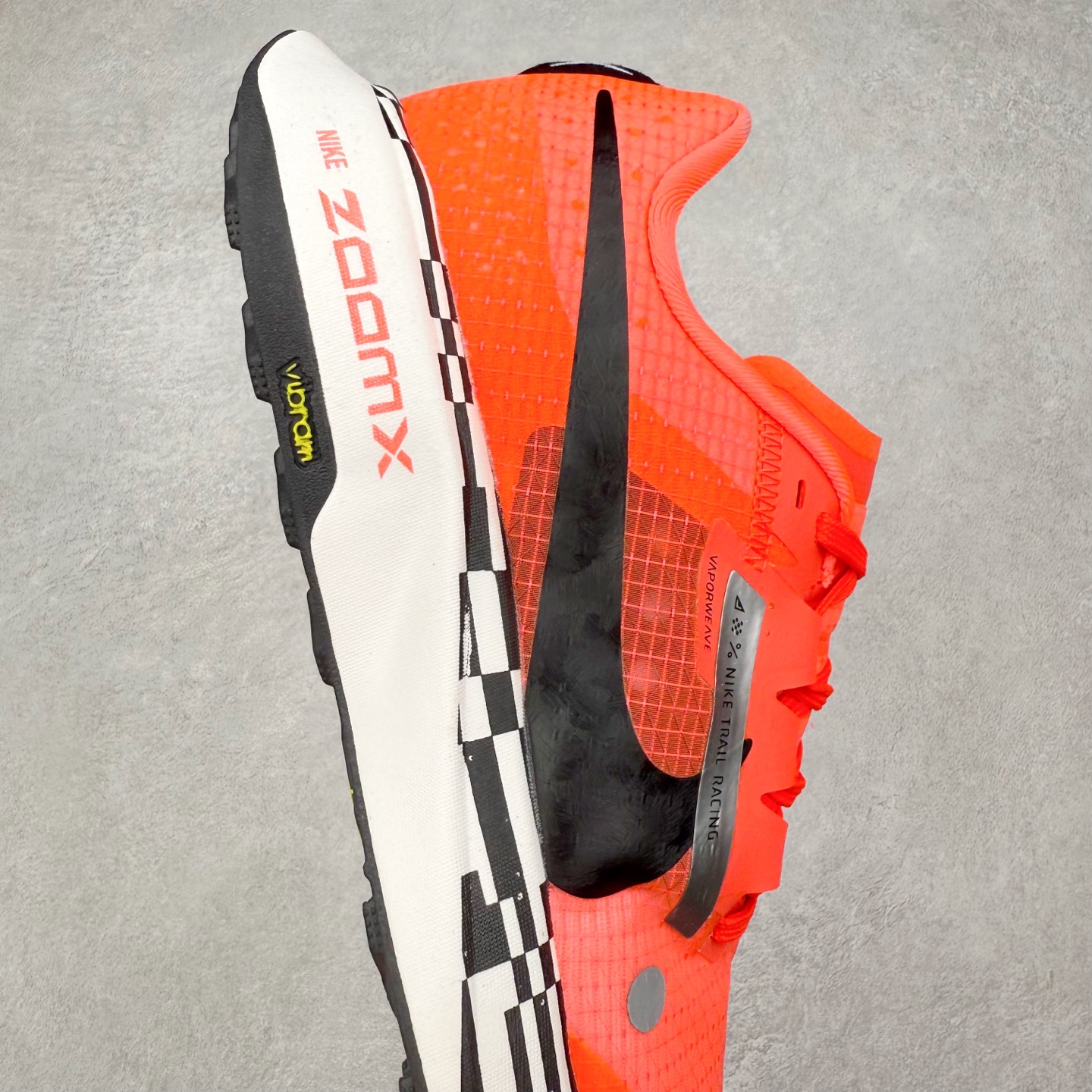 图片[6]-＃福利特价 NK Zoom X ULTRAFLY TRAIL Next Nature 越野跑步鞋 登月兼顾迅疾外观和稳固脚感 后跟覆面和中足动态支撑巧妙融合 缔造稳定顺畅的迈步体验 尺码：36 36.5 37.5 38 38.5 39 40 40.5 41 42 42.5 43 44 44.5 45-选品中心