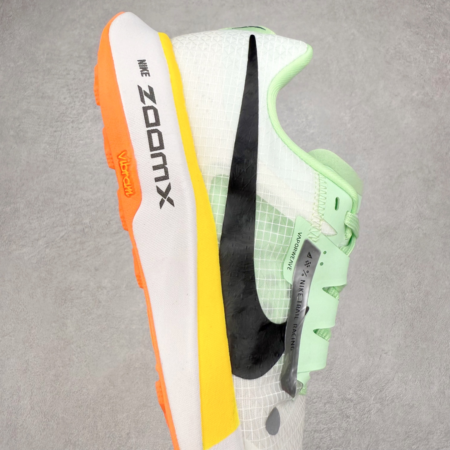 图片[6]-＃福利特价 NK Zoom X ULTRAFLY TRAIL Next Nature 越野跑步鞋 登月兼顾迅疾外观和稳固脚感 后跟覆面和中足动态支撑巧妙融合 缔造稳定顺畅的迈步体验 尺码：36 36.5 37.5 38 38.5 39 40 40.5 41 42 42.5 43 44 44.5 45-选品中心