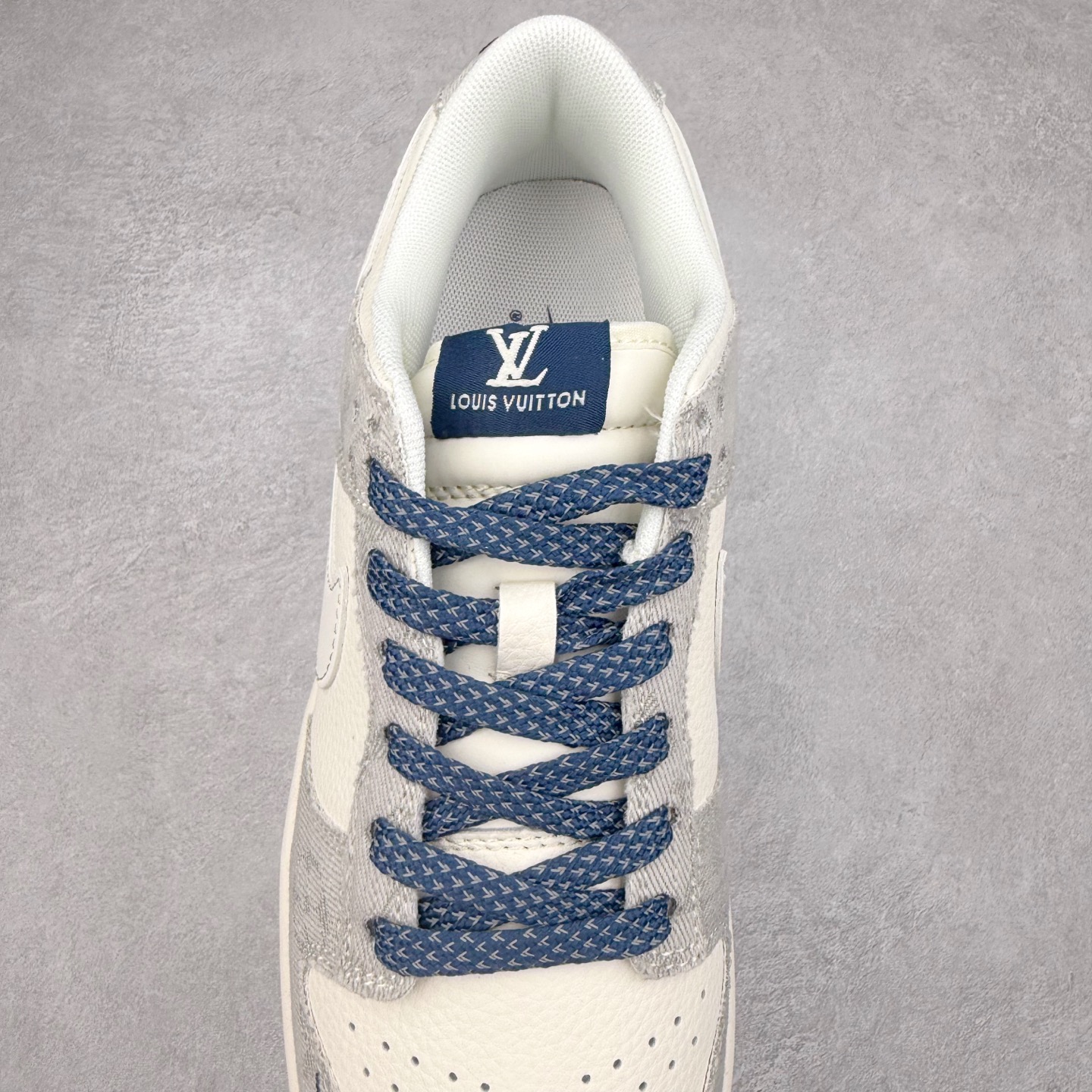 图片[5]-NK Dunk Low 定制配色 JP1628-017 大厂出品 极力推荐 原装头层材料 独家版型蒸餾加工帶來的是更好的视觉和脚感体验大厂纯原品质出货 清洁度 电绣工艺 皮料切割干净无任何毛边 细节完美 实拍调校N版已经零色差零失真 百分百还原实物色彩所见即所得 不存在货不对板色差等低级问题 选购参考实物拍摄 不混卖不参货 只用心做好货严格选品 承诺混一赔十 尺码：36 36.5 37.5 38 38.5 39 40 40.5 41 42 42.5 43 44 44.5 45-选品中心