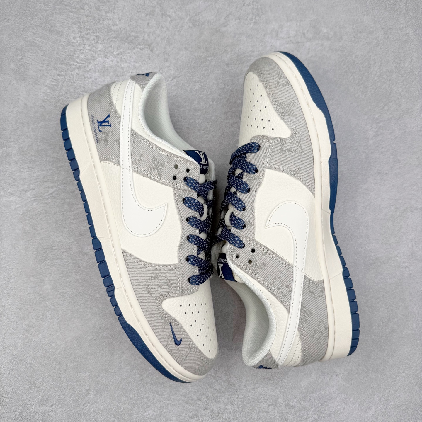 图片[3]-NK Dunk Low 定制配色 JP1628-017 大厂出品 极力推荐 原装头层材料 独家版型蒸餾加工帶來的是更好的视觉和脚感体验大厂纯原品质出货 清洁度 电绣工艺 皮料切割干净无任何毛边 细节完美 实拍调校N版已经零色差零失真 百分百还原实物色彩所见即所得 不存在货不对板色差等低级问题 选购参考实物拍摄 不混卖不参货 只用心做好货严格选品 承诺混一赔十 尺码：36 36.5 37.5 38 38.5 39 40 40.5 41 42 42.5 43 44 44.5 45-选品中心