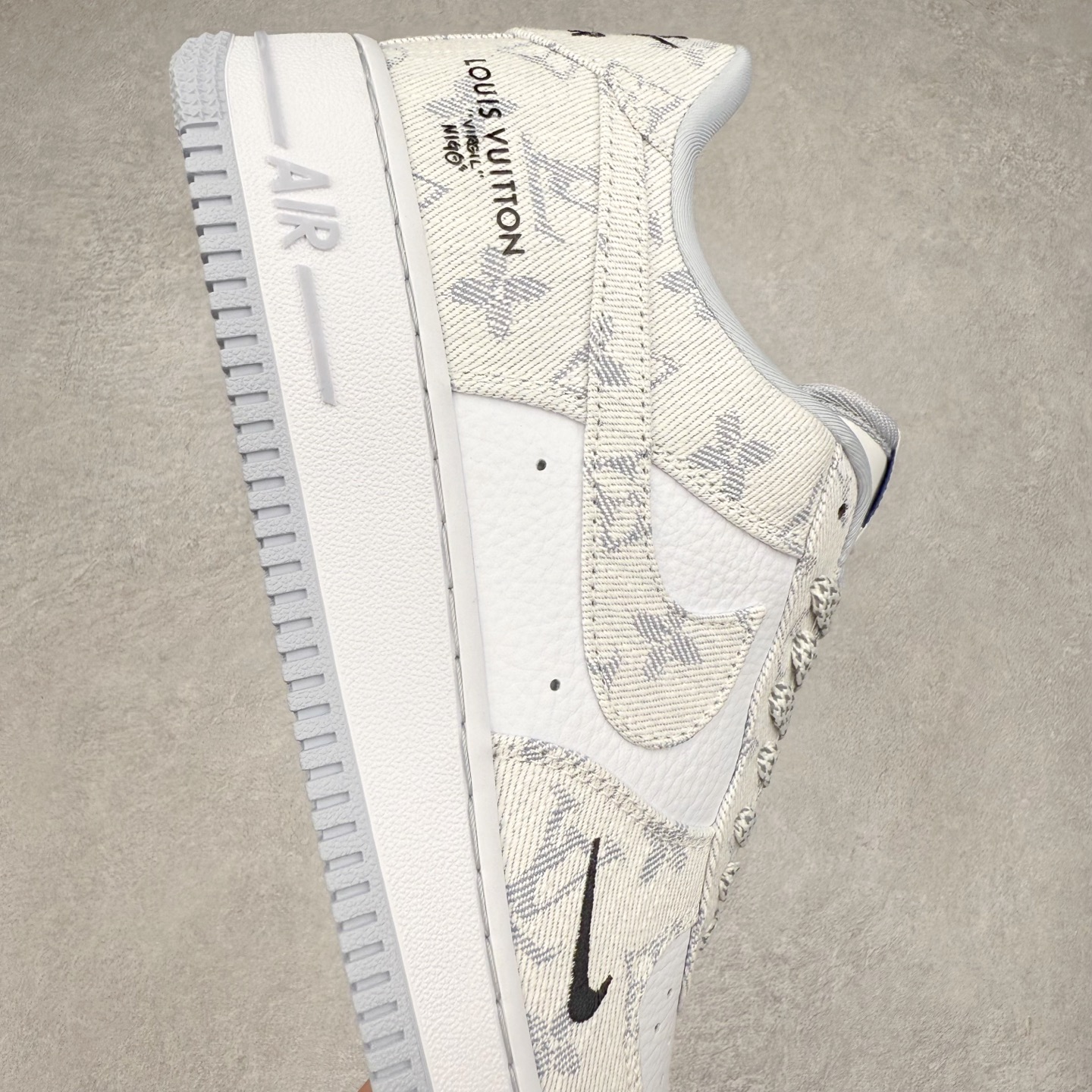 图片[6]-NK Air Force 1´07 Low 空军一号低帮百搭休闲运动板鞋 SC0601-552 柔软、弹性十足的缓震性能和出色的中底设计 横跨复古与现代的外型结合 造就出风靡全球 三十多年的Force 1 直到今天还深受青睐 实拍调校N版已经零色差零失真 百分百还原实物色彩所见即所得 不存在货不对板色差等低级问题 选购参考实物拍摄 不混卖不参货 只用心做好货严格选品 承诺混一赔十 尺码：36 36.5 37.5 38 38.5 39 40 40.5 41 42 42.5 43 44 44.5 45-选品中心