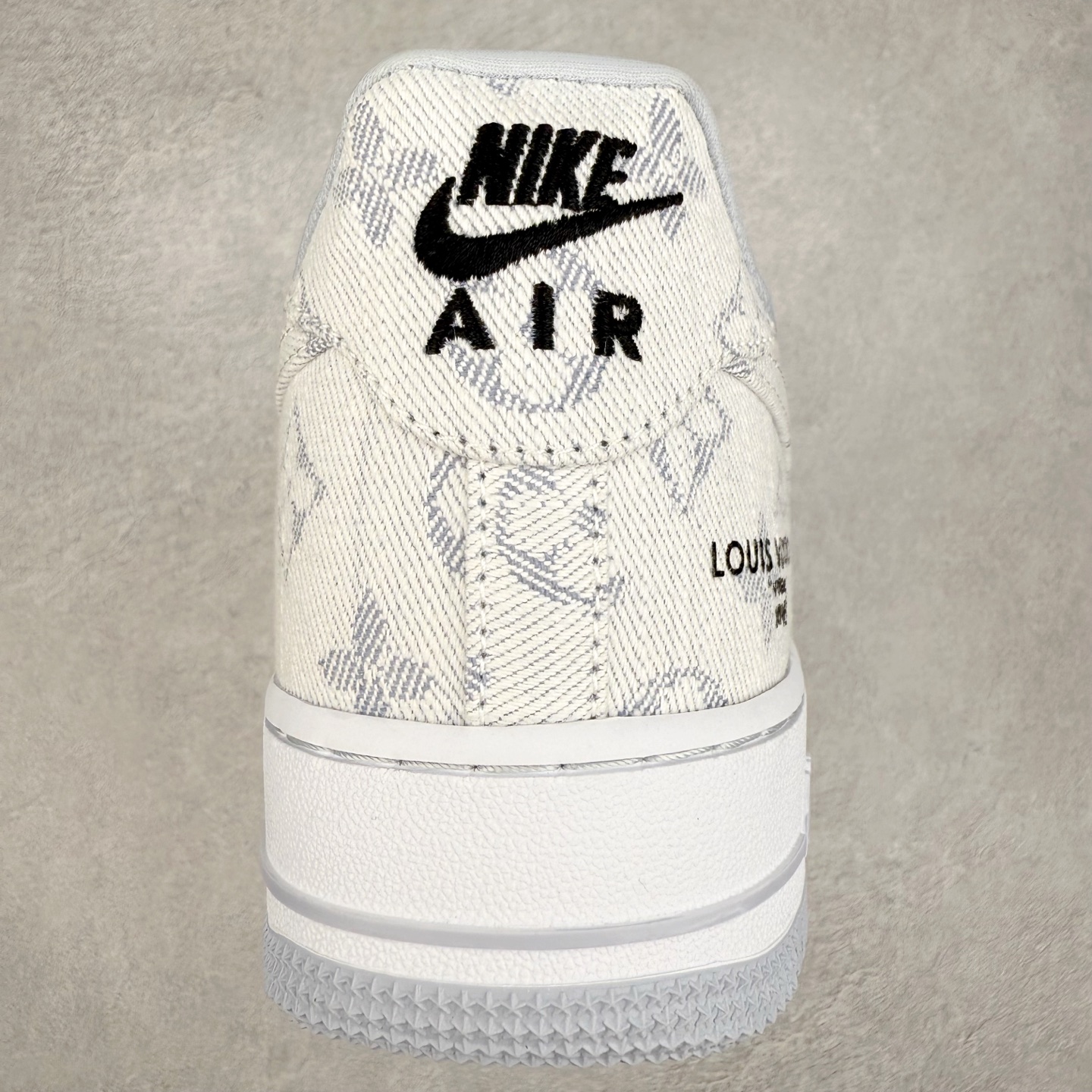 图片[8]-NK Air Force 1´07 Low 空军一号低帮百搭休闲运动板鞋 SC0601-552 柔软、弹性十足的缓震性能和出色的中底设计 横跨复古与现代的外型结合 造就出风靡全球 三十多年的Force 1 直到今天还深受青睐 实拍调校N版已经零色差零失真 百分百还原实物色彩所见即所得 不存在货不对板色差等低级问题 选购参考实物拍摄 不混卖不参货 只用心做好货严格选品 承诺混一赔十 尺码：36 36.5 37.5 38 38.5 39 40 40.5 41 42 42.5 43 44 44.5 45-选品中心