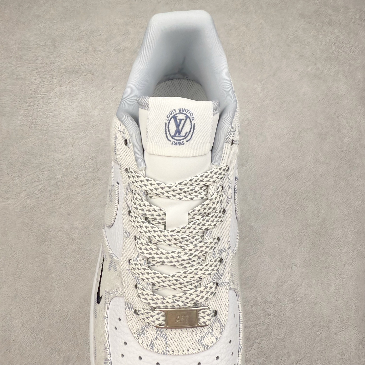 图片[5]-NK Air Force 1´07 Low 空军一号低帮百搭休闲运动板鞋 SC0601-552 柔软、弹性十足的缓震性能和出色的中底设计 横跨复古与现代的外型结合 造就出风靡全球 三十多年的Force 1 直到今天还深受青睐 实拍调校N版已经零色差零失真 百分百还原实物色彩所见即所得 不存在货不对板色差等低级问题 选购参考实物拍摄 不混卖不参货 只用心做好货严格选品 承诺混一赔十 尺码：36 36.5 37.5 38 38.5 39 40 40.5 41 42 42.5 43 44 44.5 45-选品中心