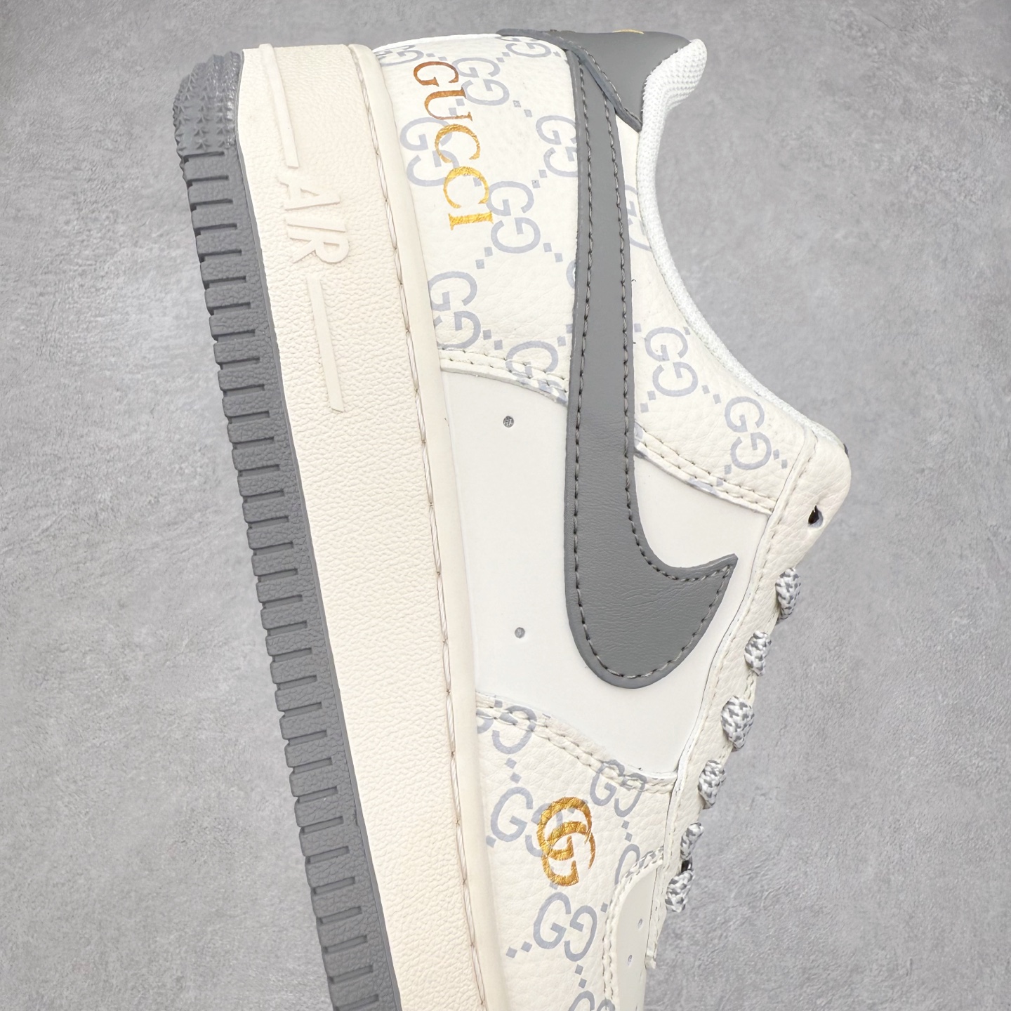 图片[6]-NK Air Force 1´07 Low 空军一号低帮百搭休闲运动板鞋 KJ1688-002 柔软、弹性十足的缓震性能和出色的中底设计 横跨复古与现代的外型结合 造就出风靡全球 三十多年的Force 1 直到今天还深受青睐 实拍调校N版已经零色差零失真 百分百还原实物色彩所见即所得 不存在货不对板色差等低级问题 选购参考实物拍摄 不混卖不参货 只用心做好货严格选品 承诺混一赔十 尺码：36 36.5 37.5 38 38.5 39 40 40.5 41 42 42.5 43 44 44.5 45-选品中心